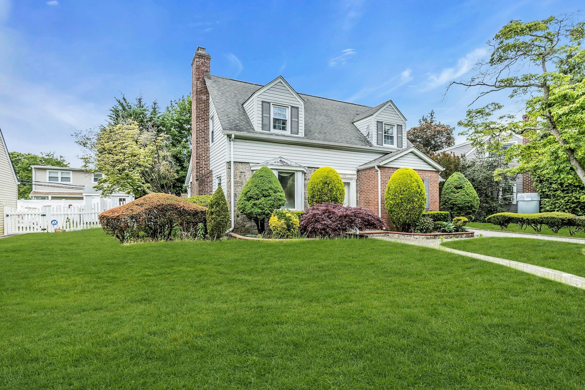 319 Maryland Avenue, Freeport, NY 11520