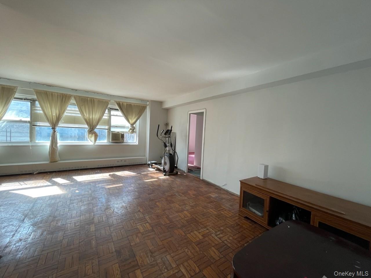 3 Fordham Hill Oval # 4G, Bronx, NY 10458