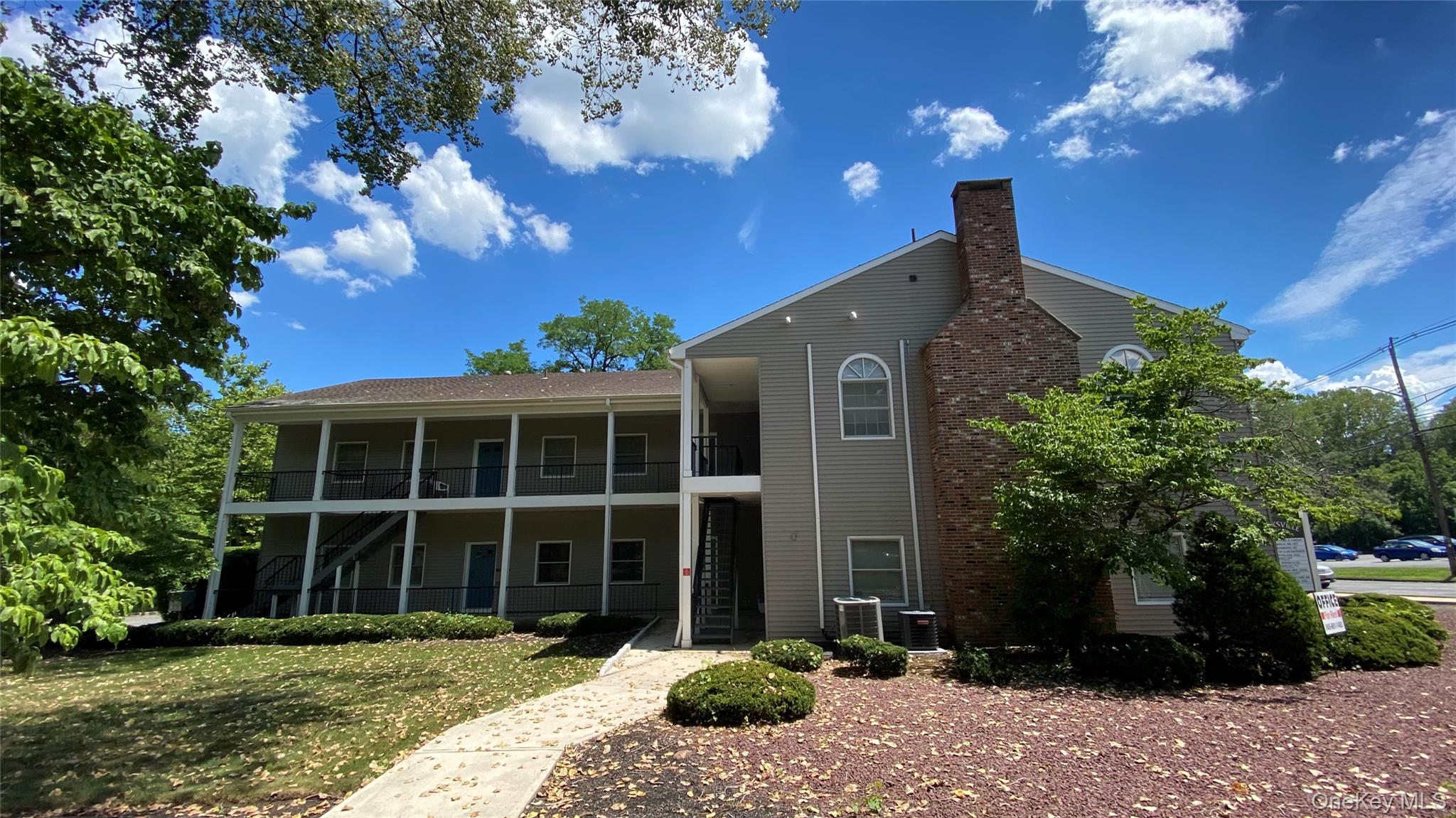 2 Strawtown Road, West Nyack, NY 10994