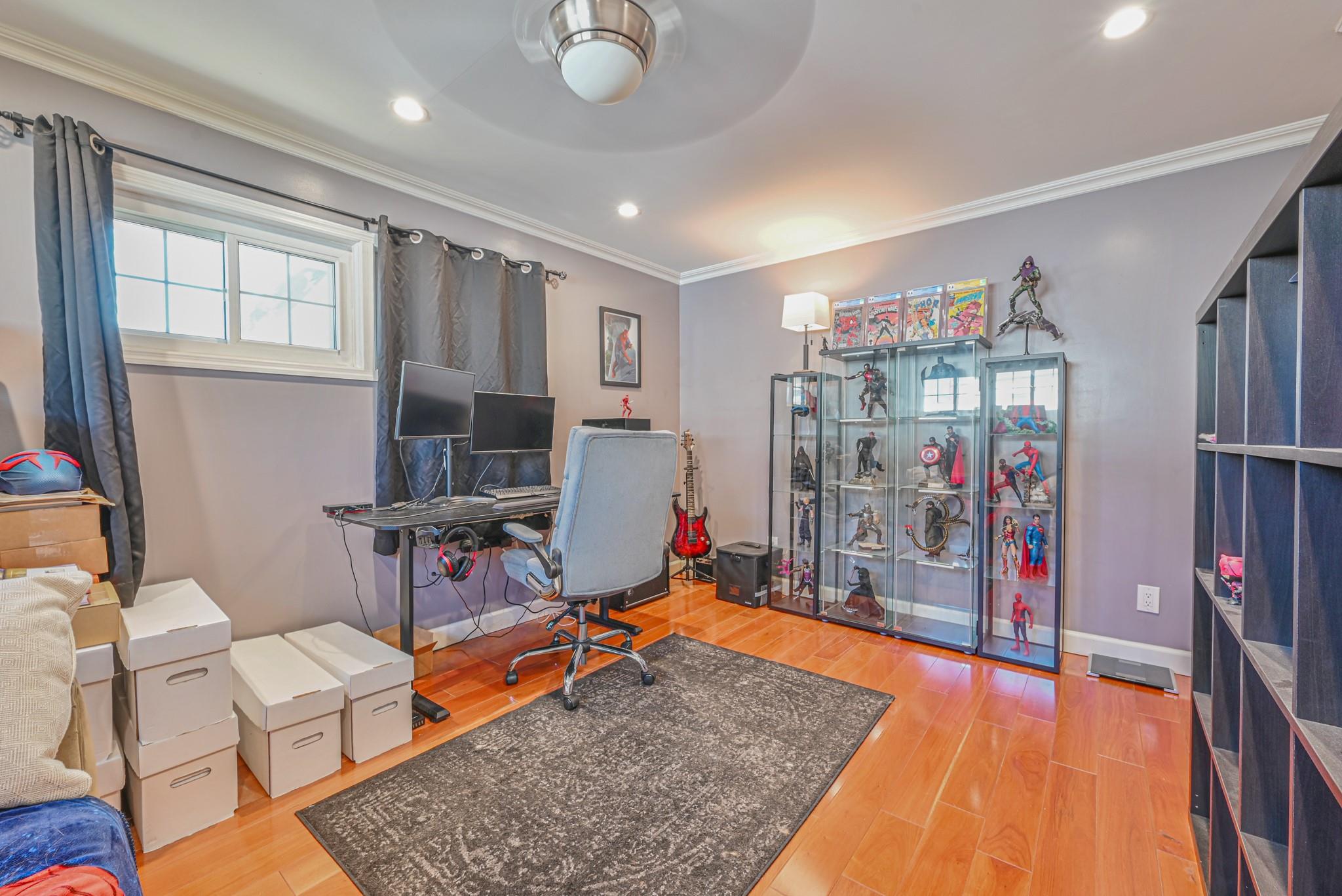 1069 Hastings St, Baldwin, NY 11510