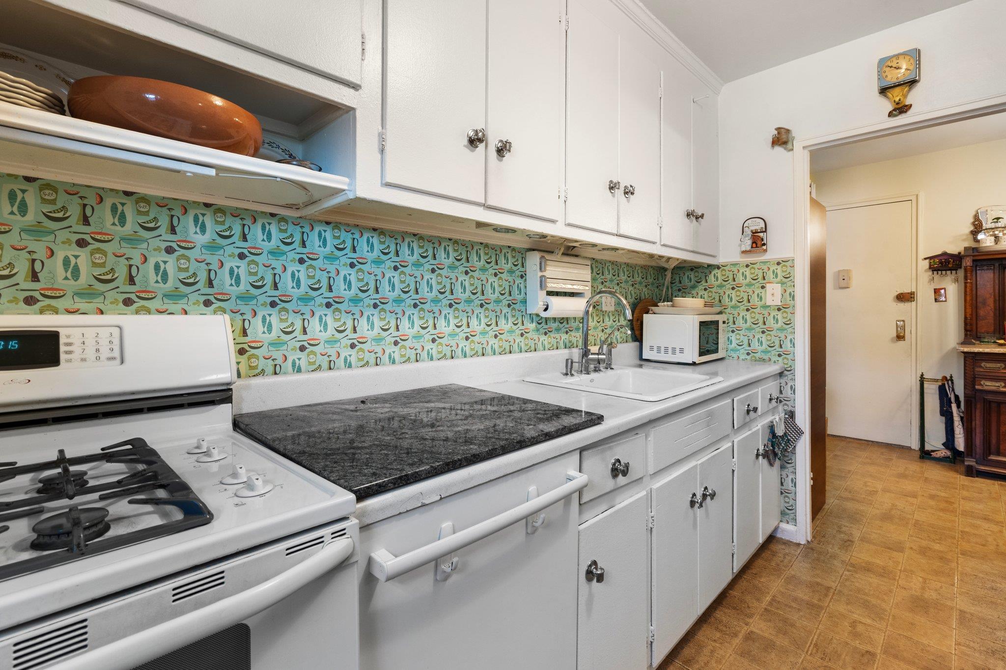 139-15 83rd Avenue # 726, Briarwood, NY 11435