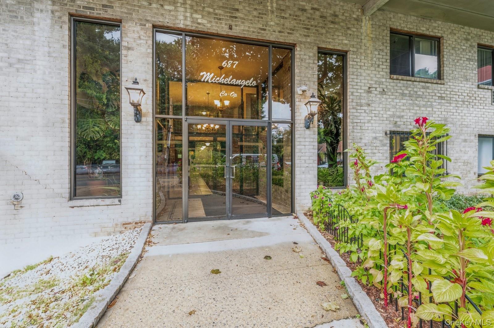 687 Bronx River Road # 2A, Yonkers, NY 10704