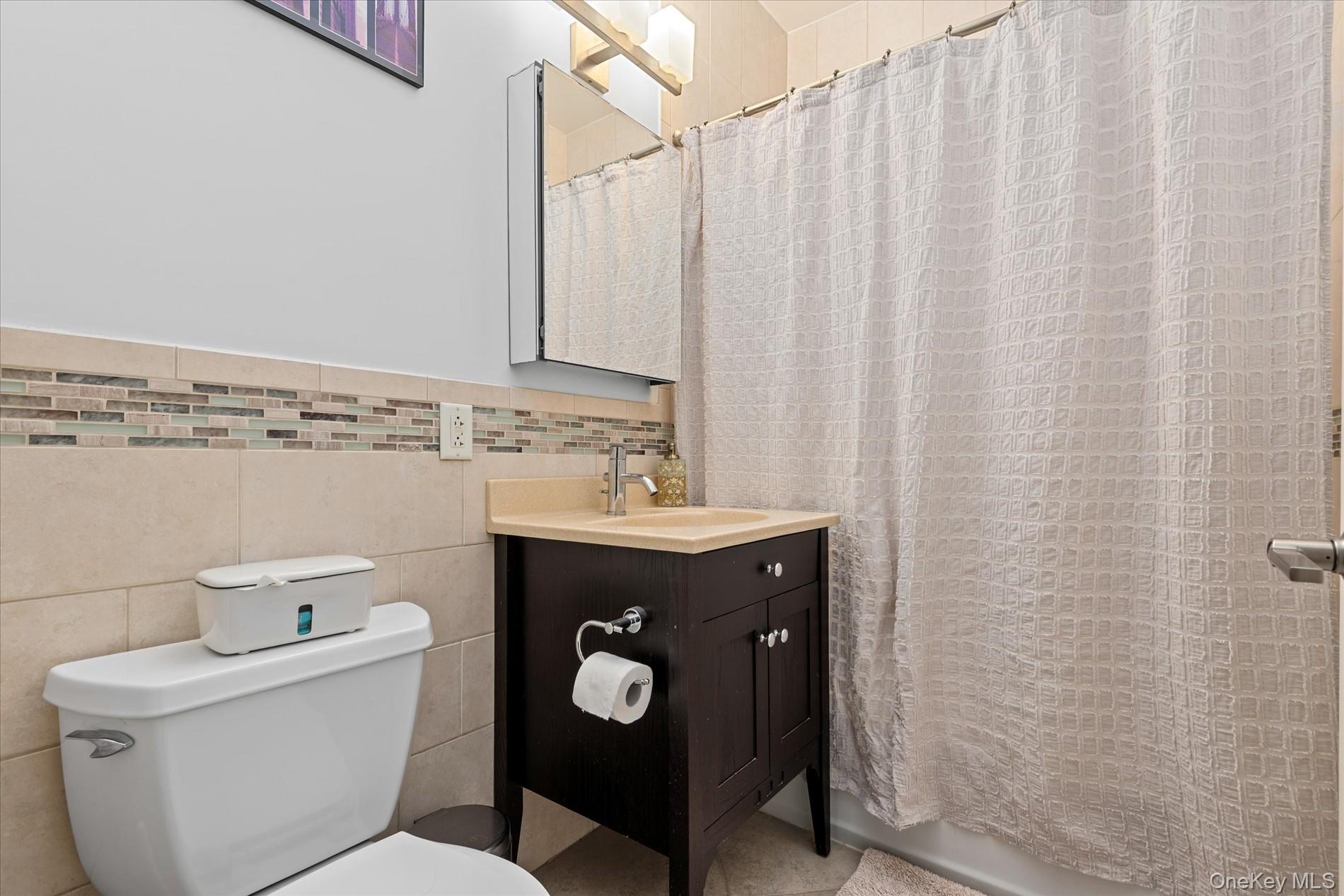 66-41 69th Street # G1, Middle Village, NY 11379