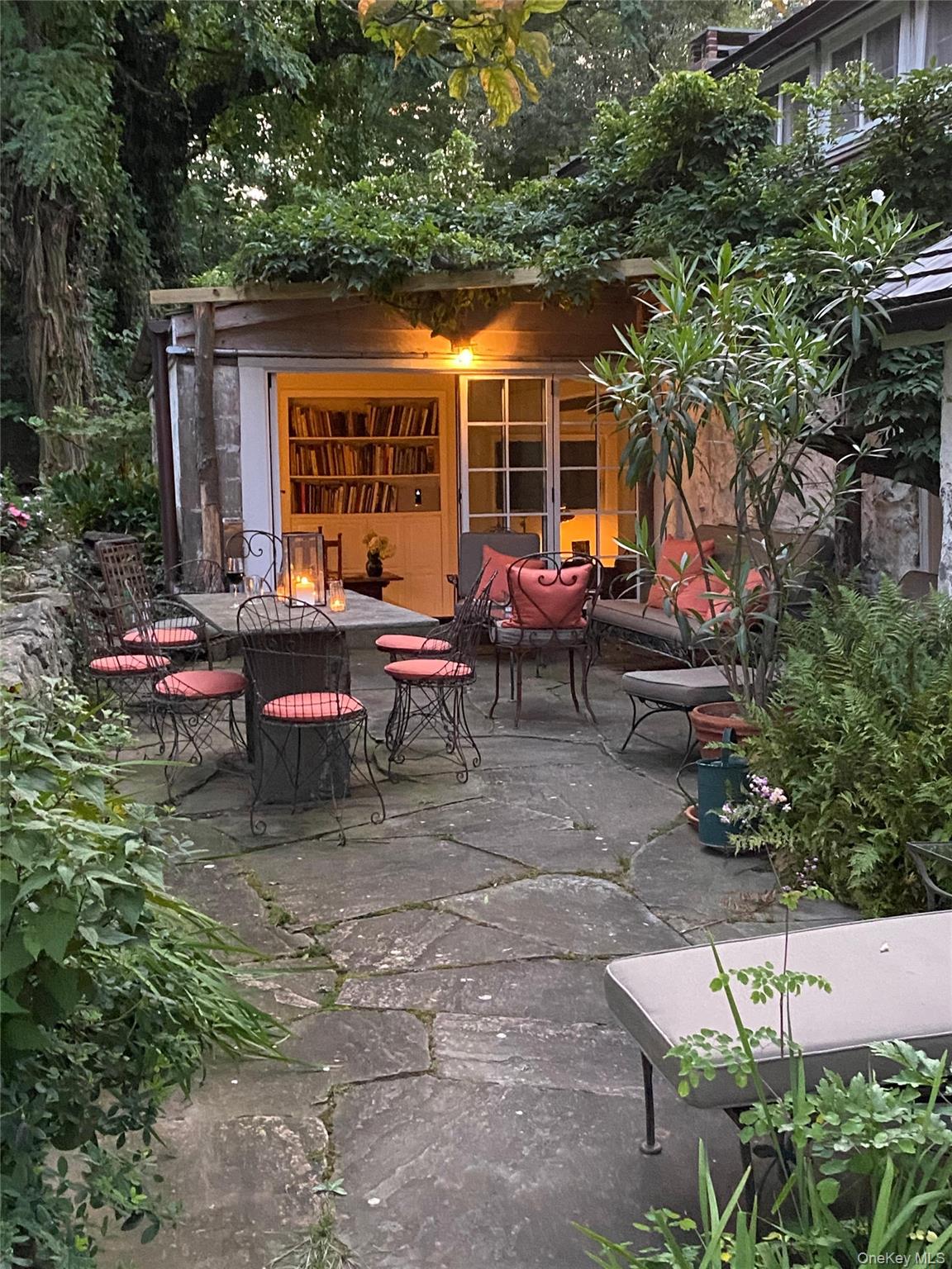 75 Washington Spring Road, Palisades, NY 10964