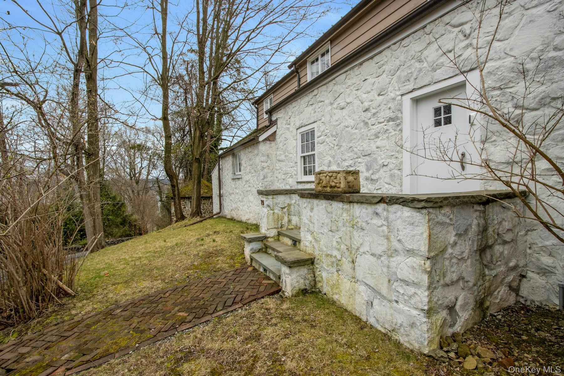 75 Washington Spring Road, Palisades, NY 10964