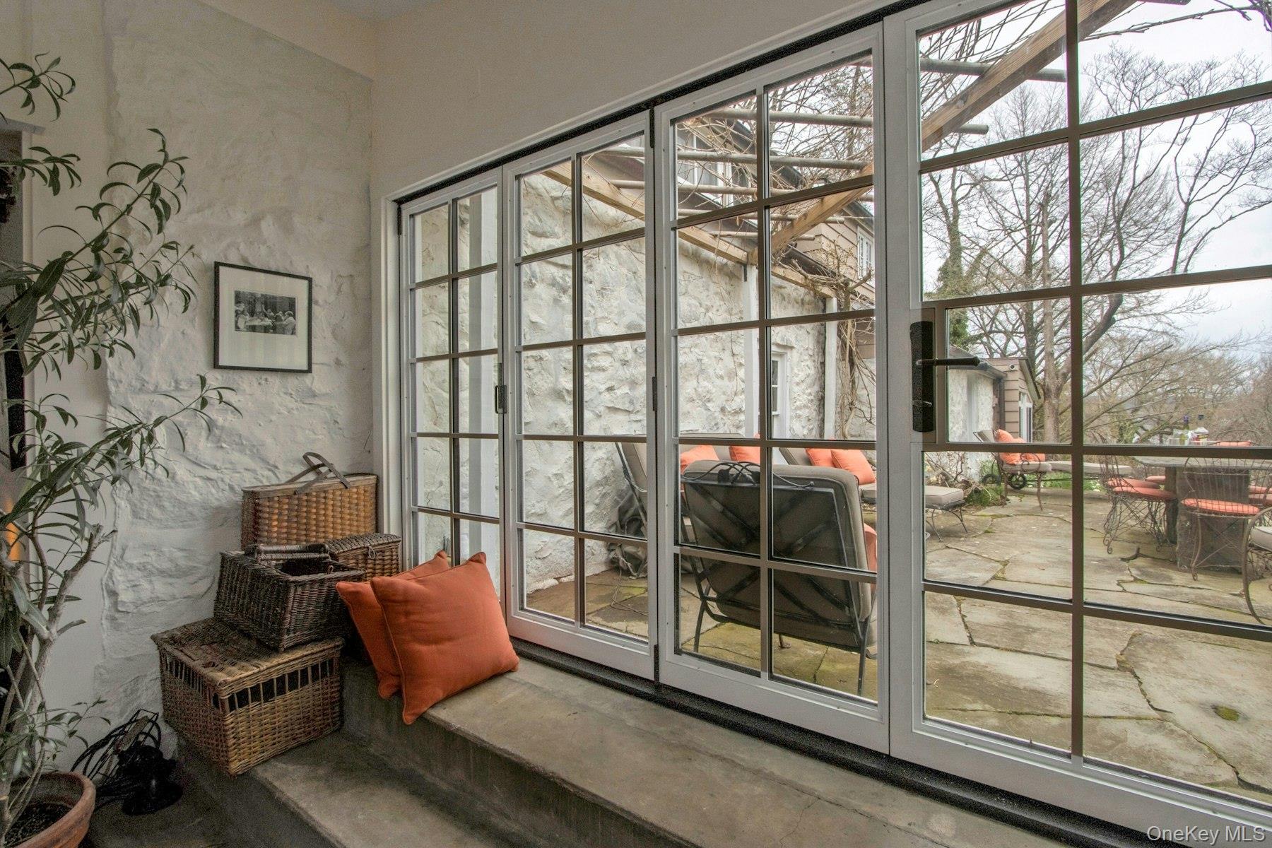 75 Washington Spring Road, Palisades, NY 10964