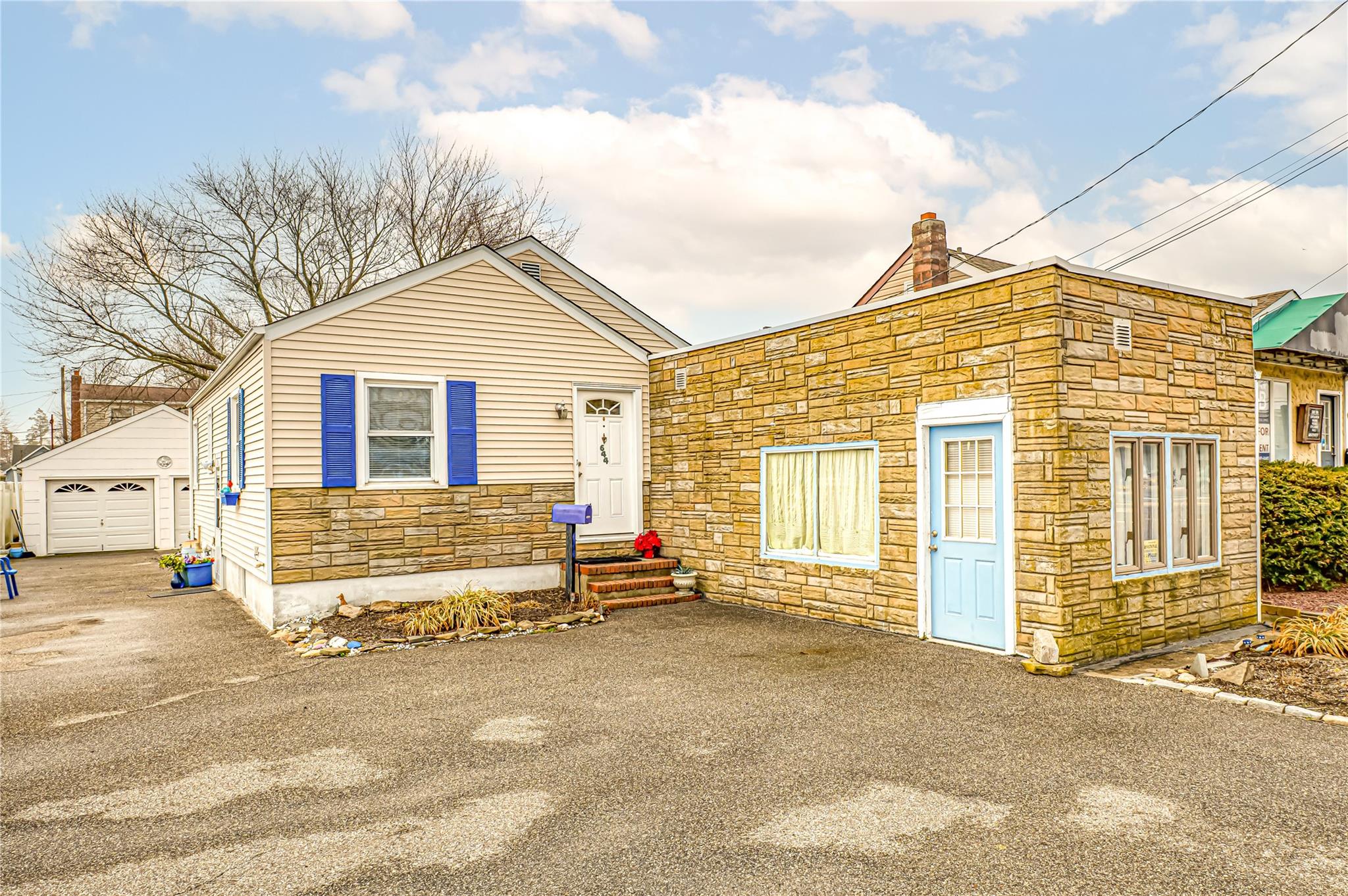 644 Merrick Road, Copiague, NY 11726