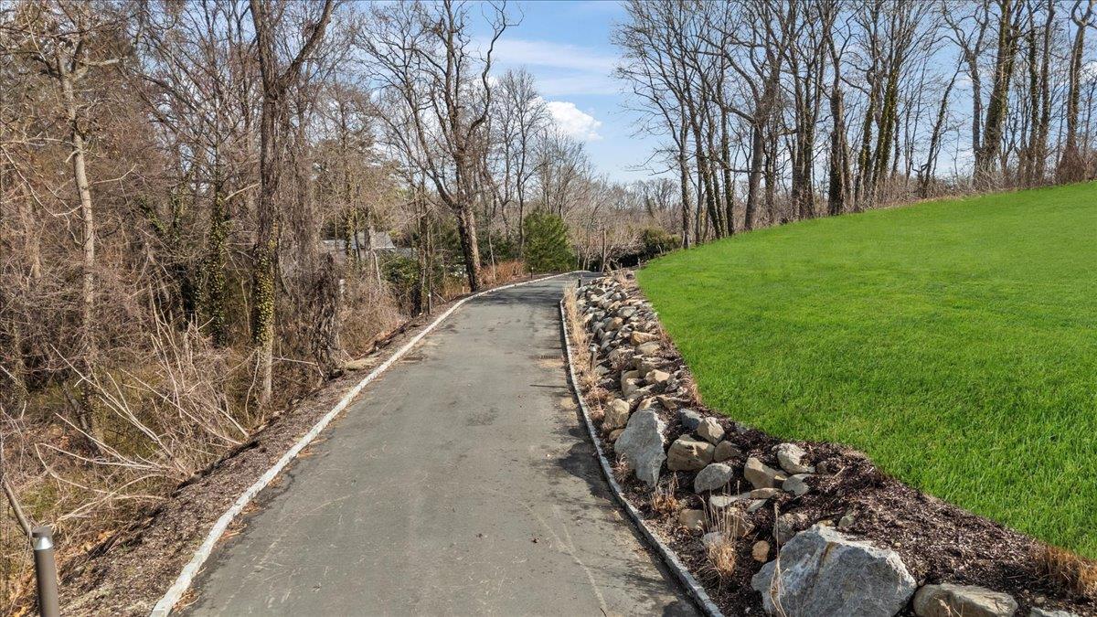 36 Cow Neck Road, Sands Point, NY 11050
