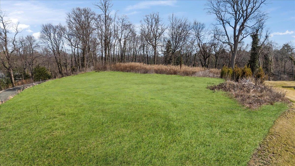 36 Cow Neck Road, Sands Point, NY 11050