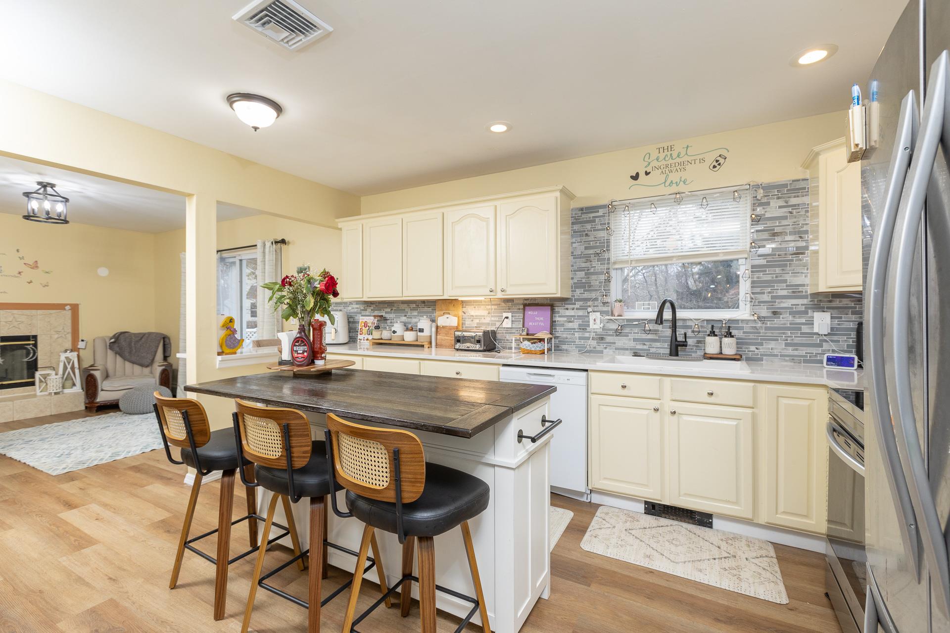 5 Adams Lane, Middle Island, NY 11953