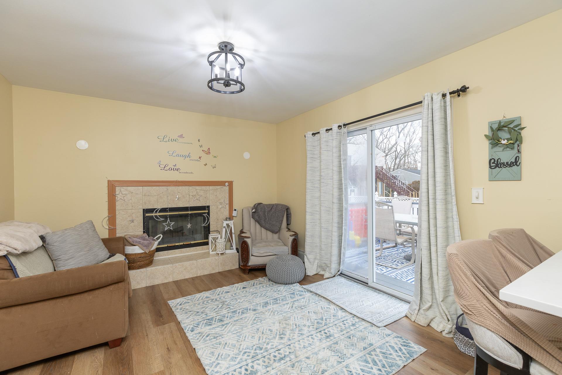 5 Adams Lane, Middle Island, NY 11953