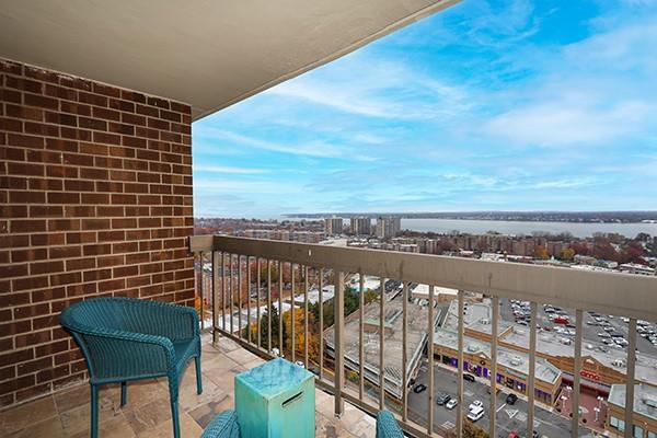 2 Bay Club Drive # 21Z3, Bayside, NY 11360