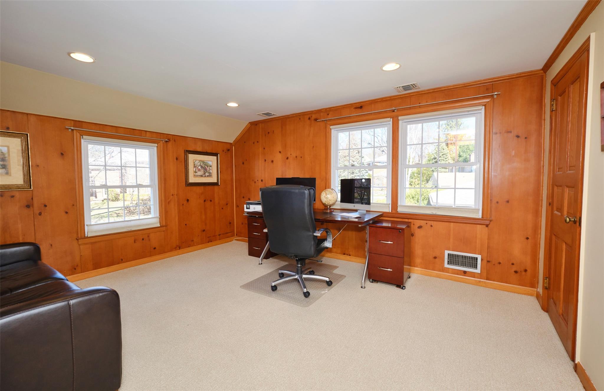 336 Nassau Avenue, Manhasset, NY 11030