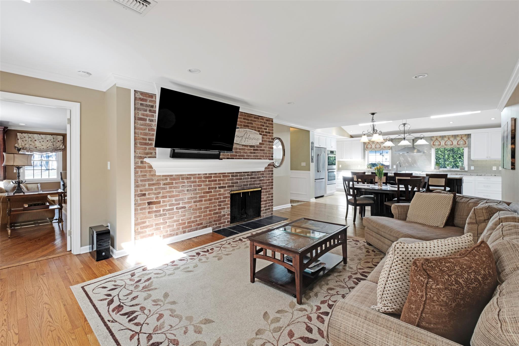 336 Nassau Avenue, Manhasset, NY 11030