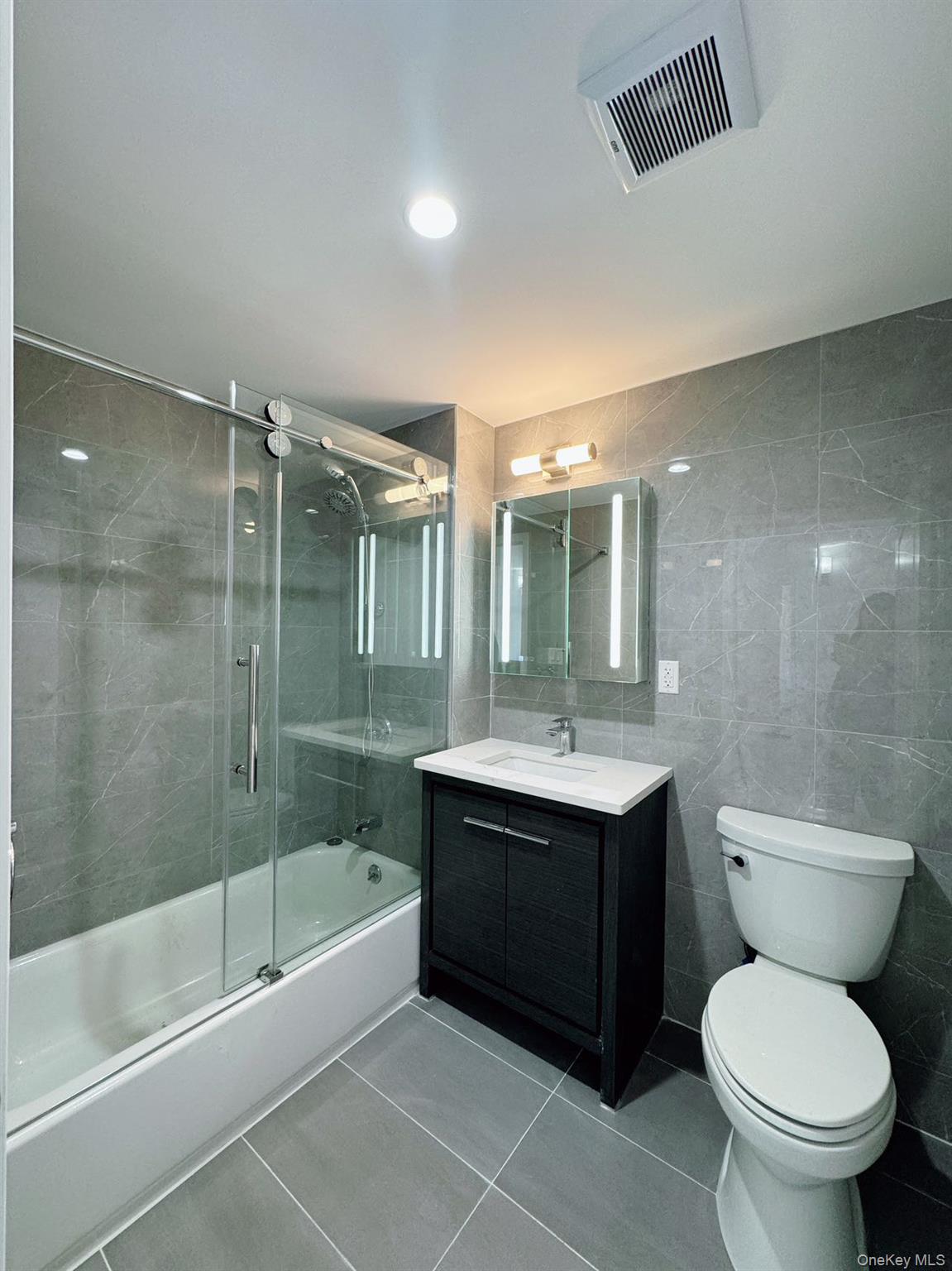 65-18 Austin St # 7B, Rego Park, NY 11374