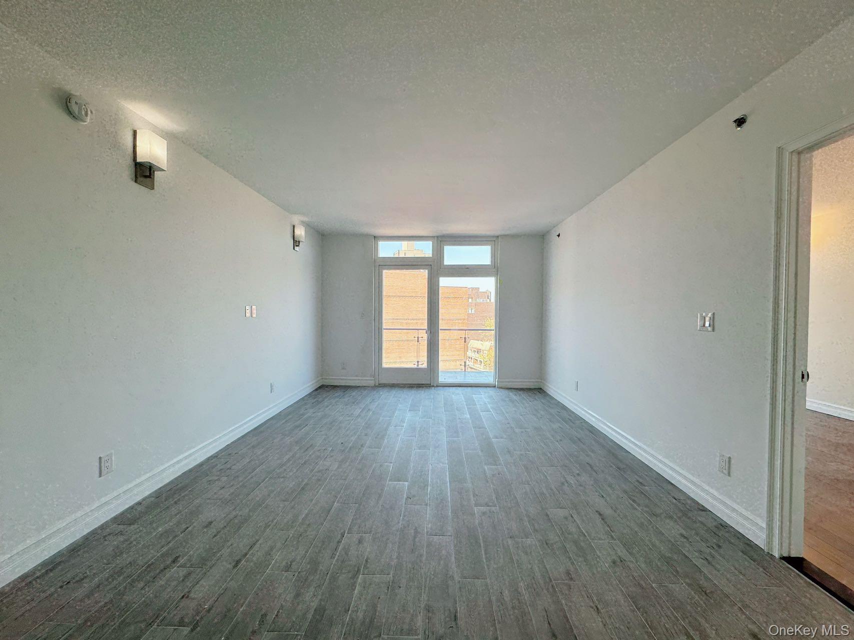 65-18 Austin St # 7B, Rego Park, NY 11374