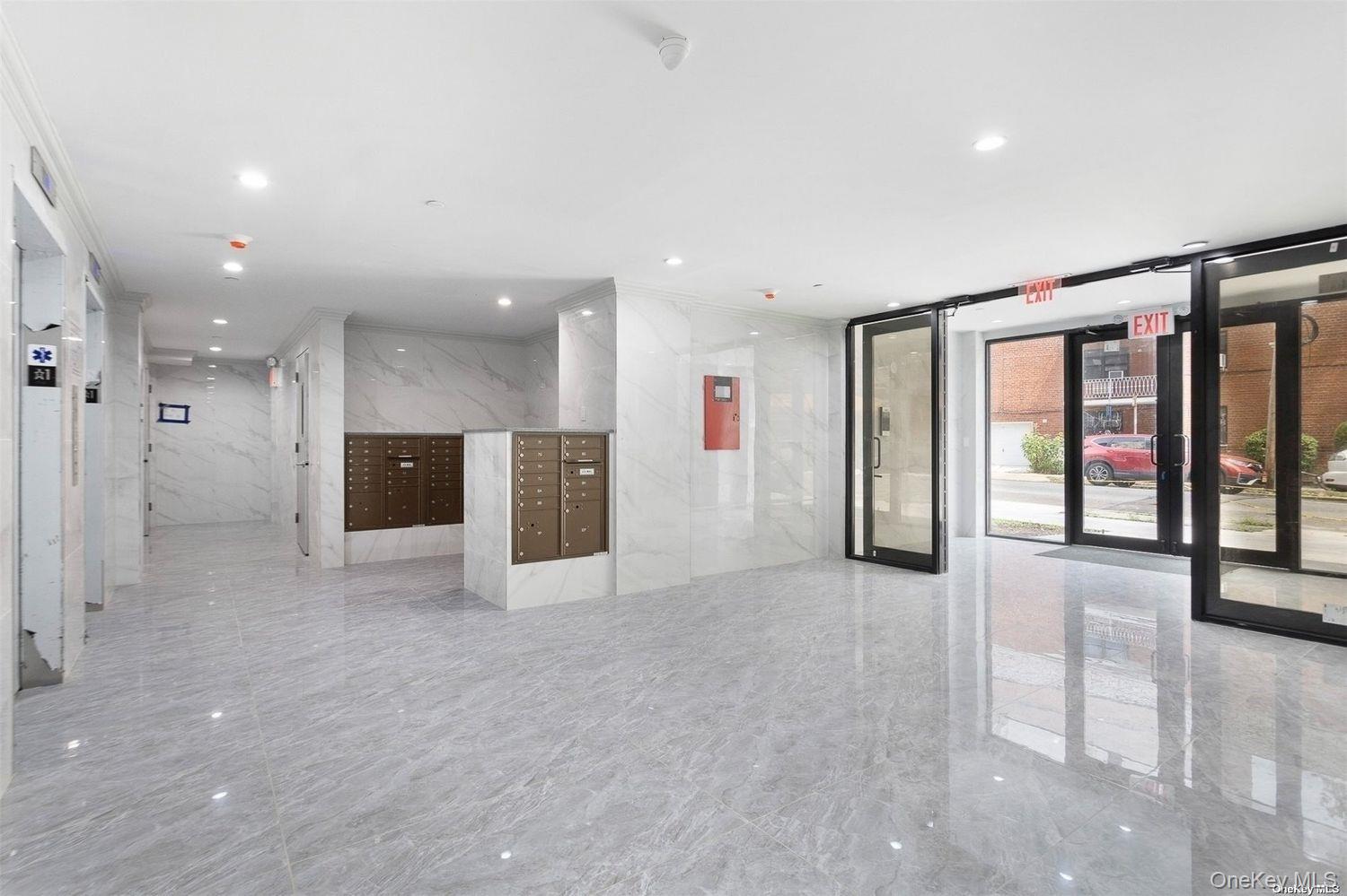 65-18 Austin St # 7B, Rego Park, NY 11374