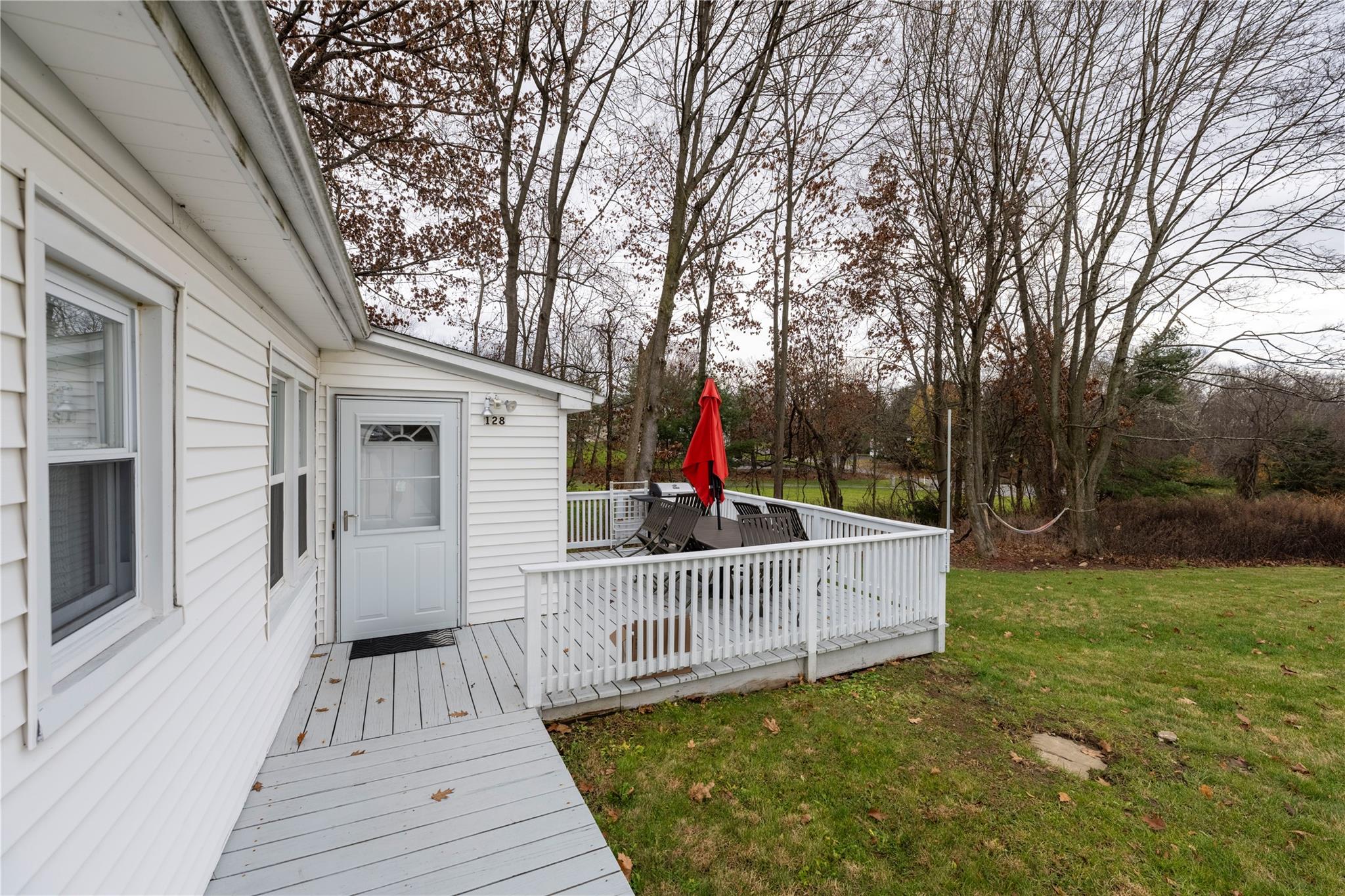 128 Mahopac Avenue, Granite Springs, NY 10527