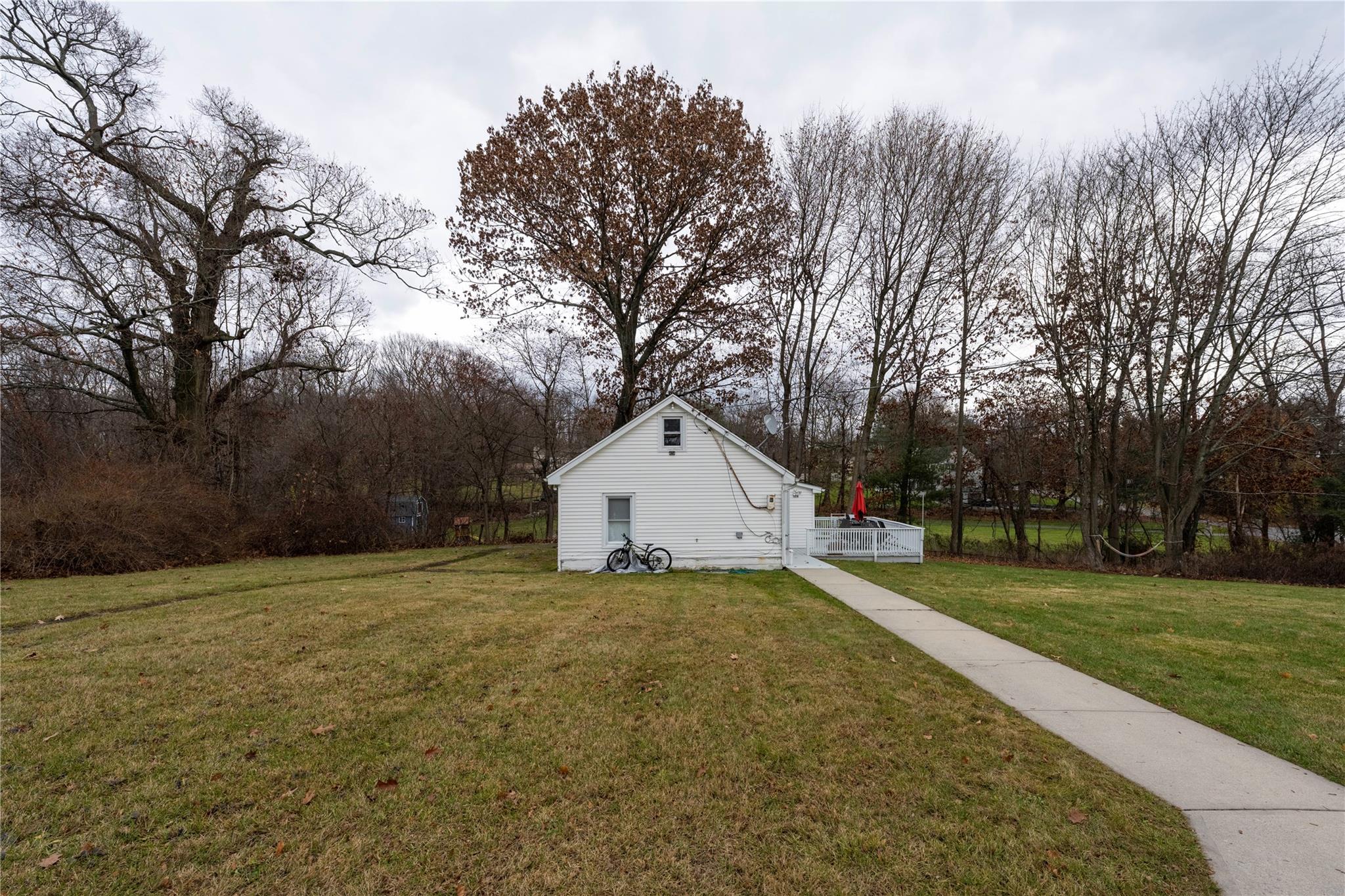128 Mahopac Avenue, Granite Springs, NY 10527