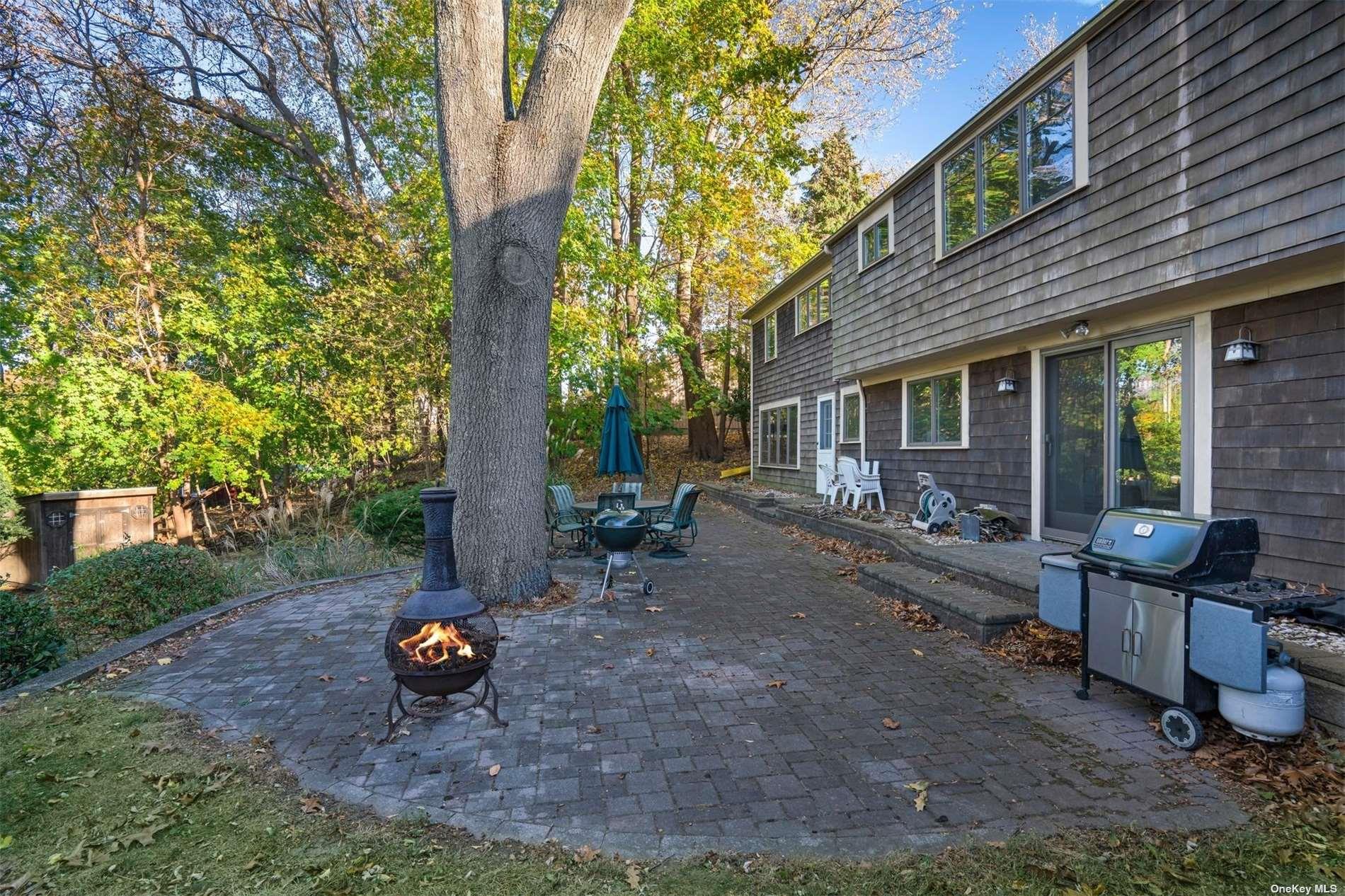 10 Devon Place, Northport, NY 11768