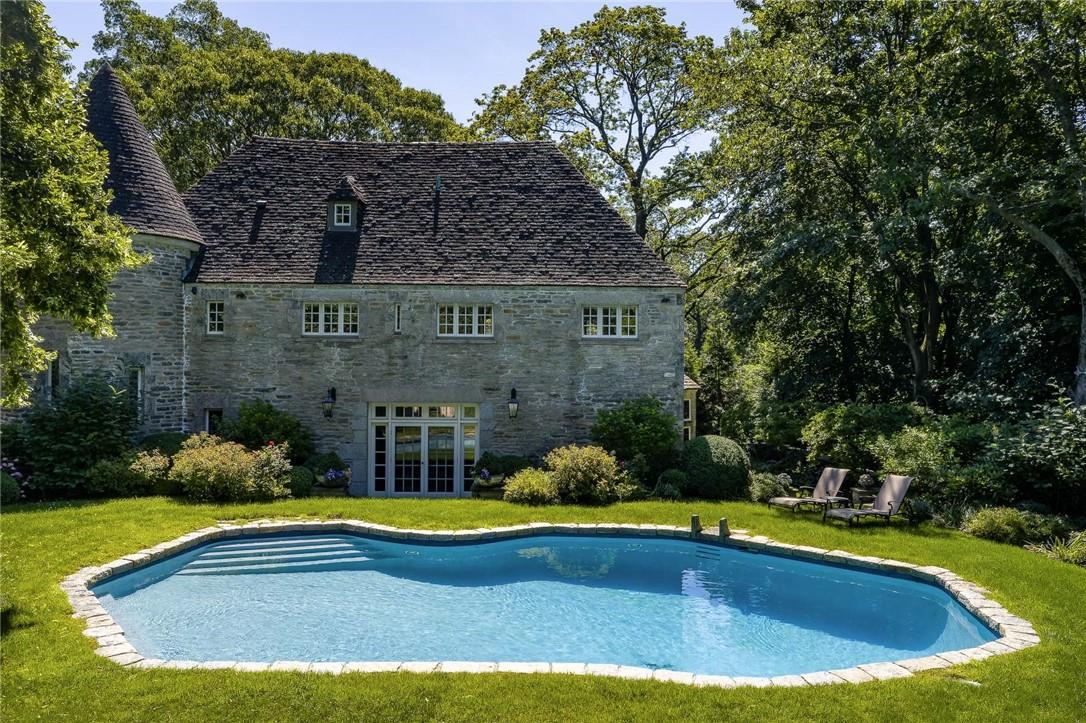 15 Archer Road, Harrison, NY 10528