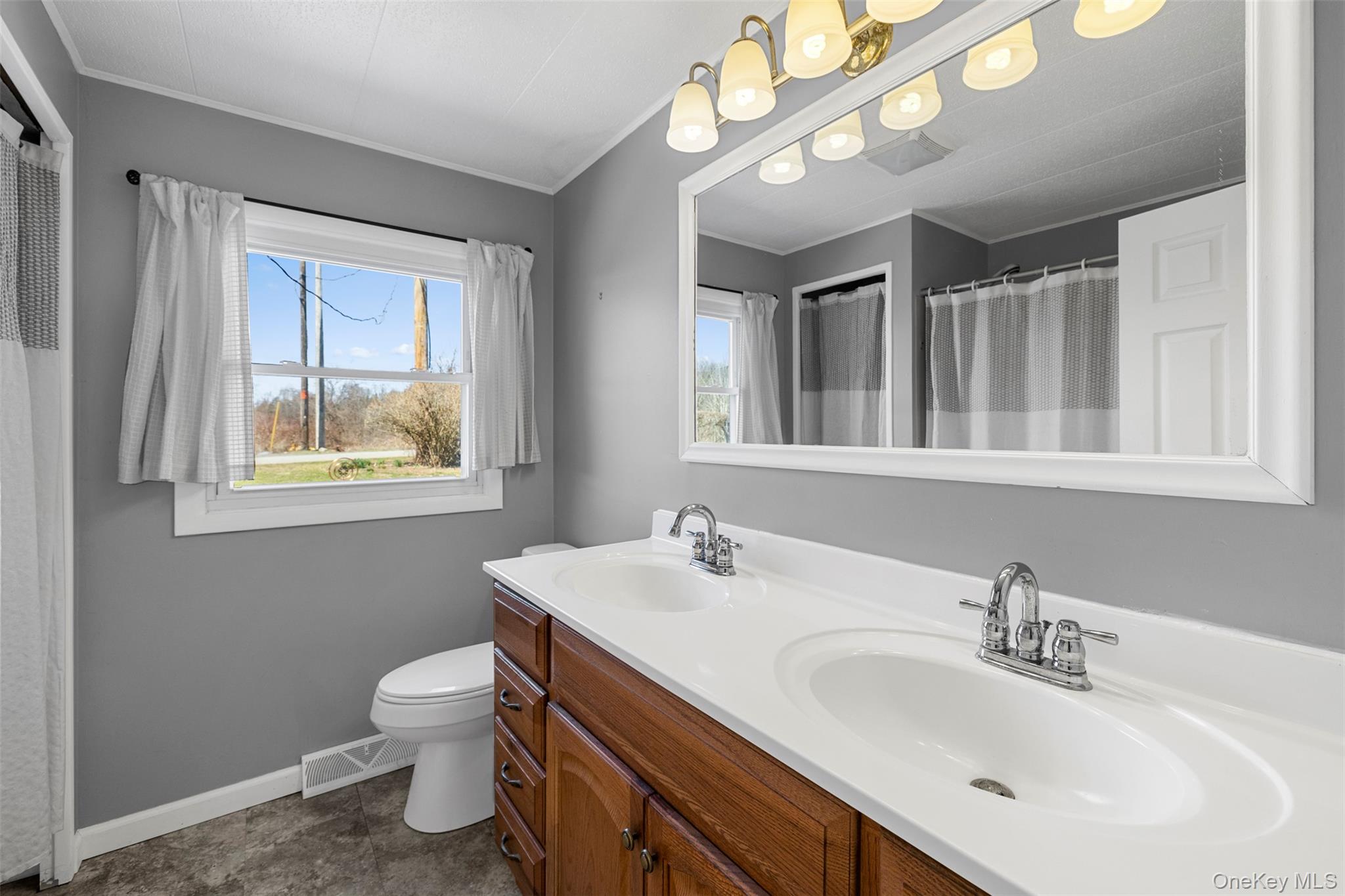 19 Pompeys Cave Road, High Falls, NY 12440