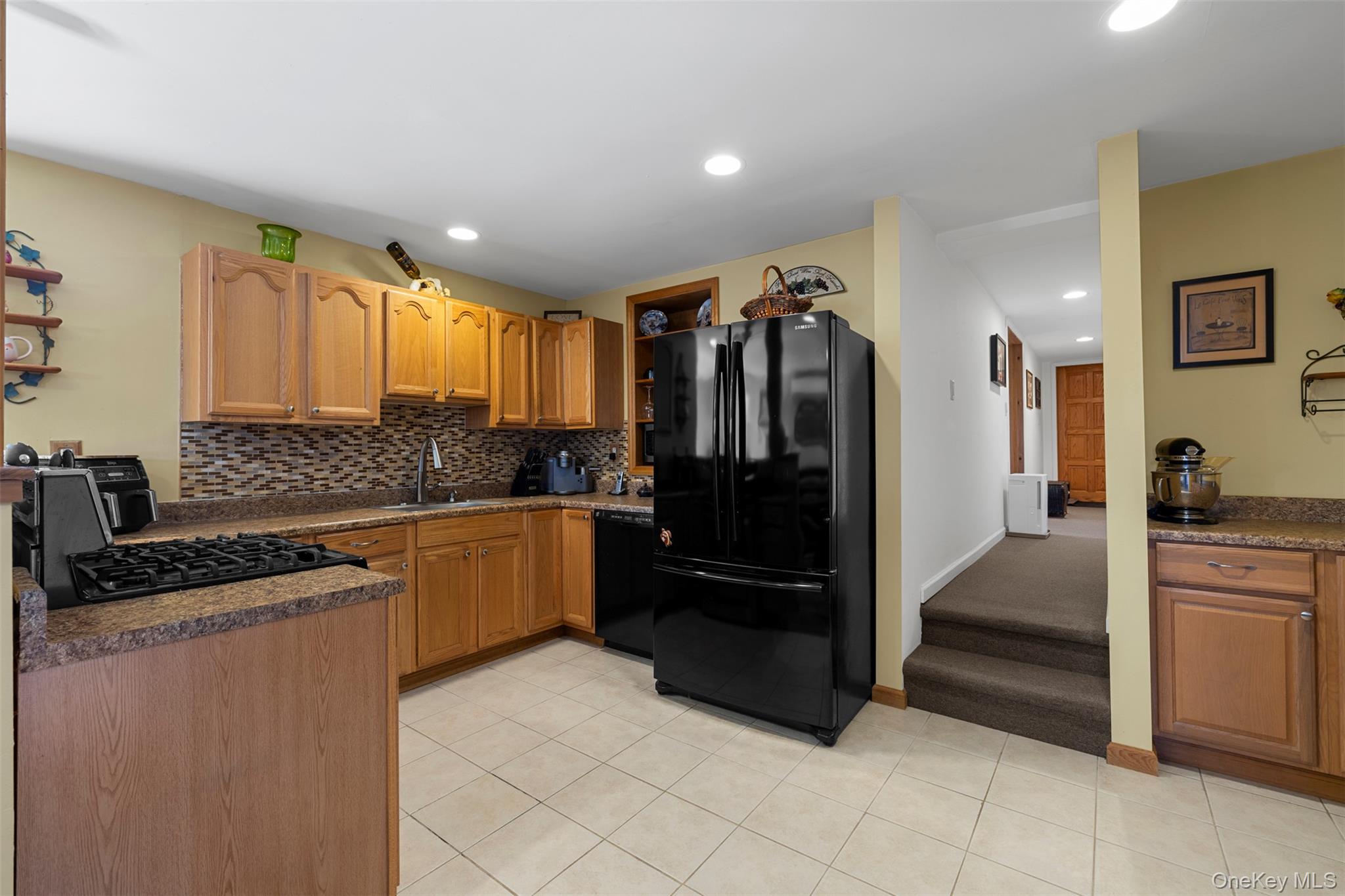 19 Pompeys Cave Road, High Falls, NY 12440