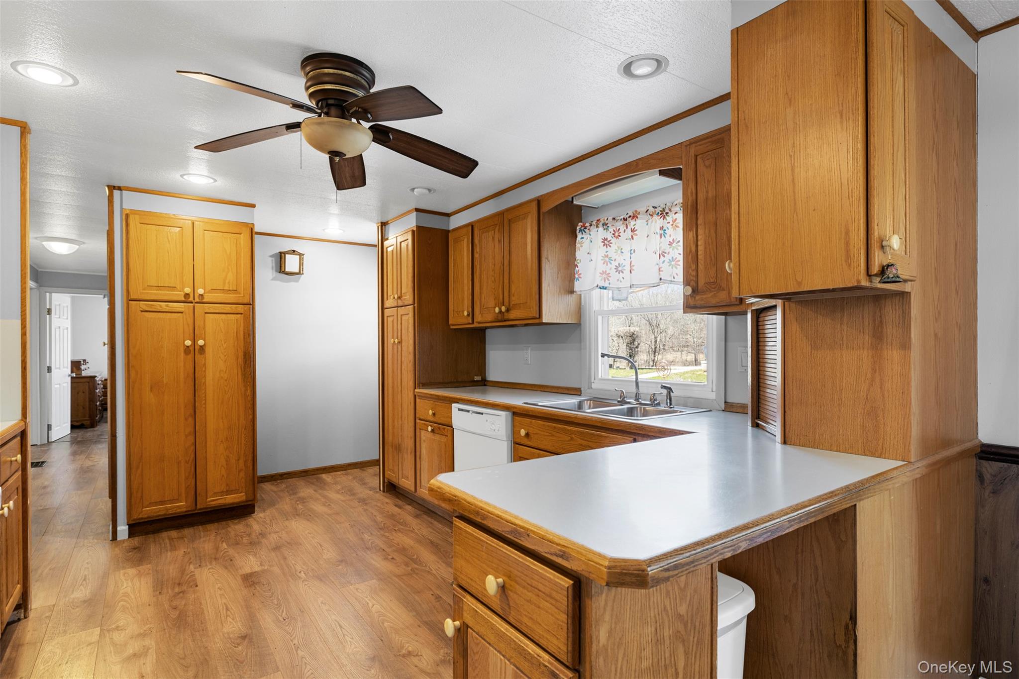 19 Pompeys Cave Road, High Falls, NY 12440