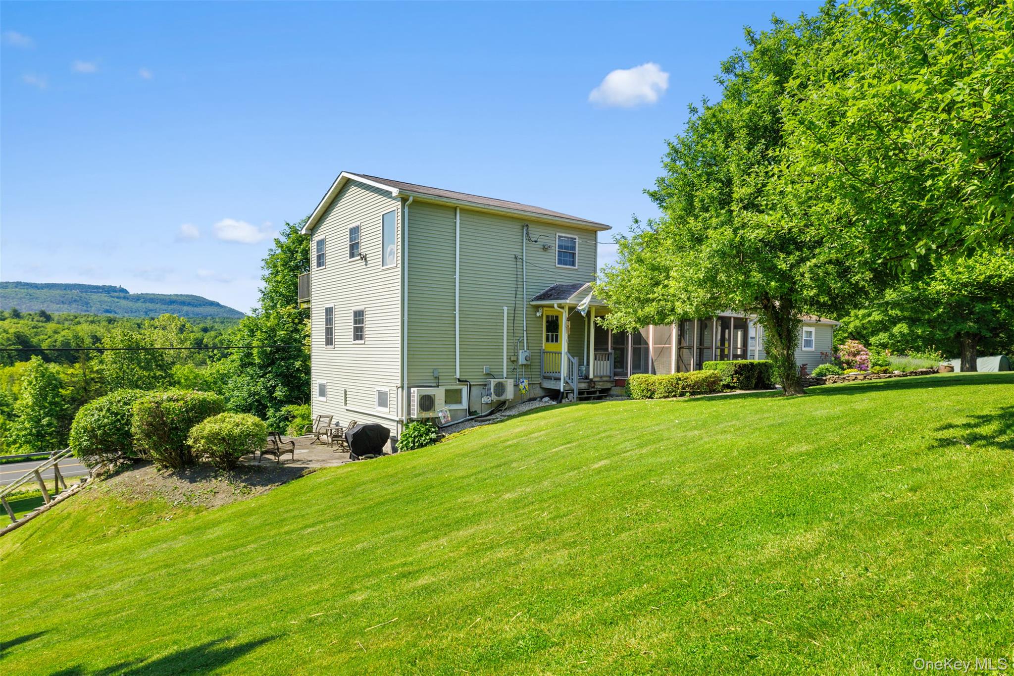 19 Pompeys Cave Road, High Falls, NY 12440