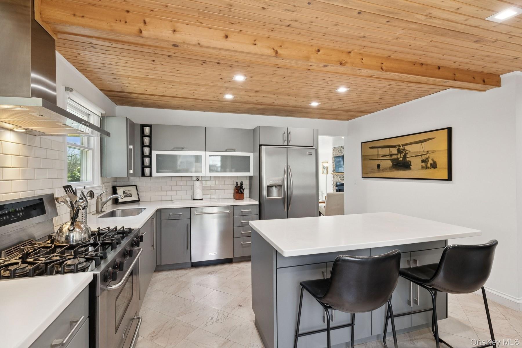 80 Towd Point Road, Southampton, NY 11968