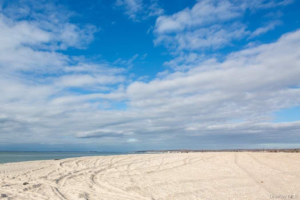 80 Towd Point Road, Southampton, NY 11968