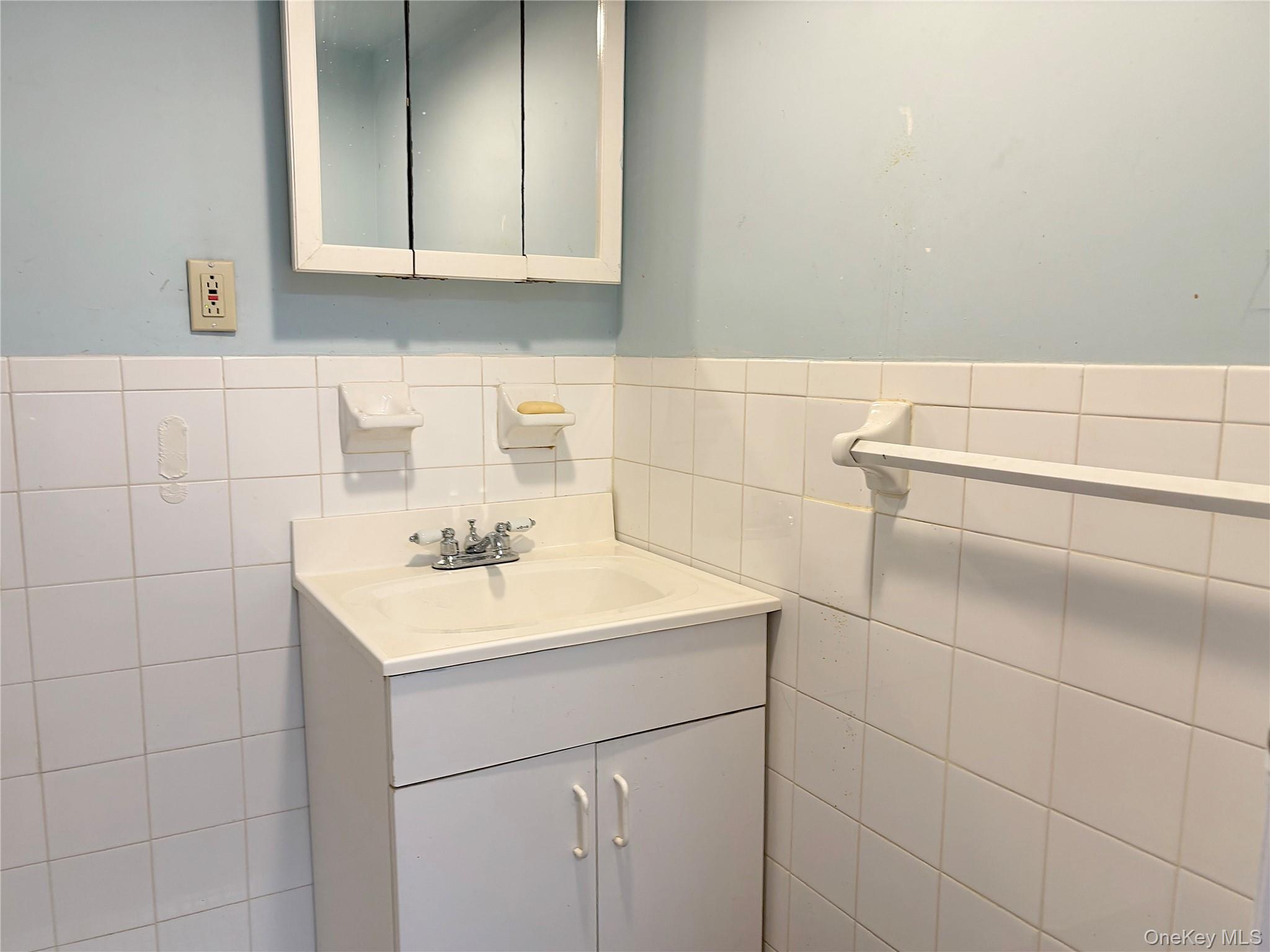 3349 Bouck Avenue, Bronx, NY 10469