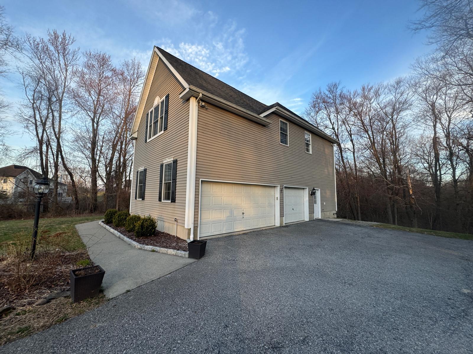 40 Harrisons Trail, Hopewell Junction, NY 12533