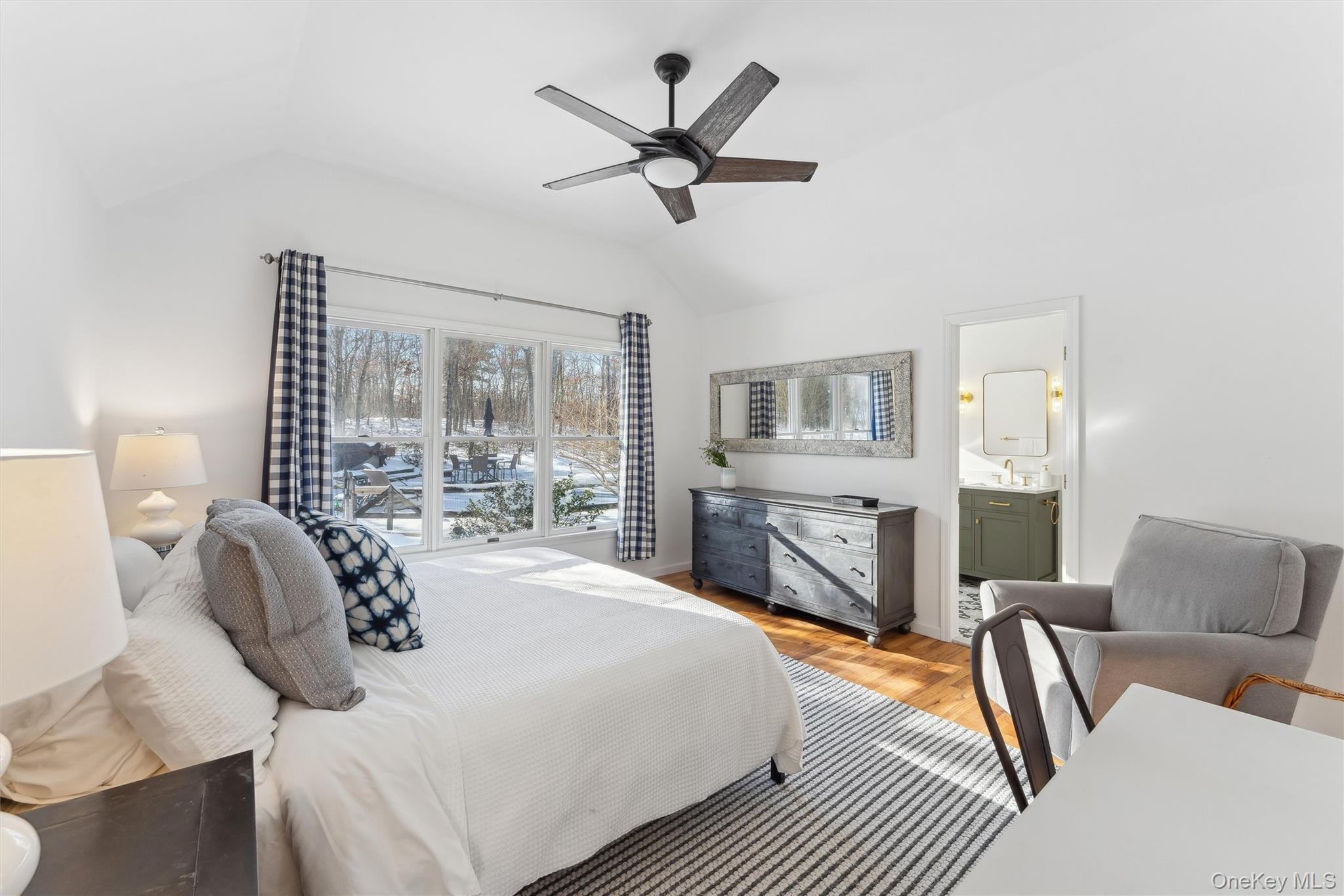 14 Hildreth Road, Hampton Bays, NY 11946