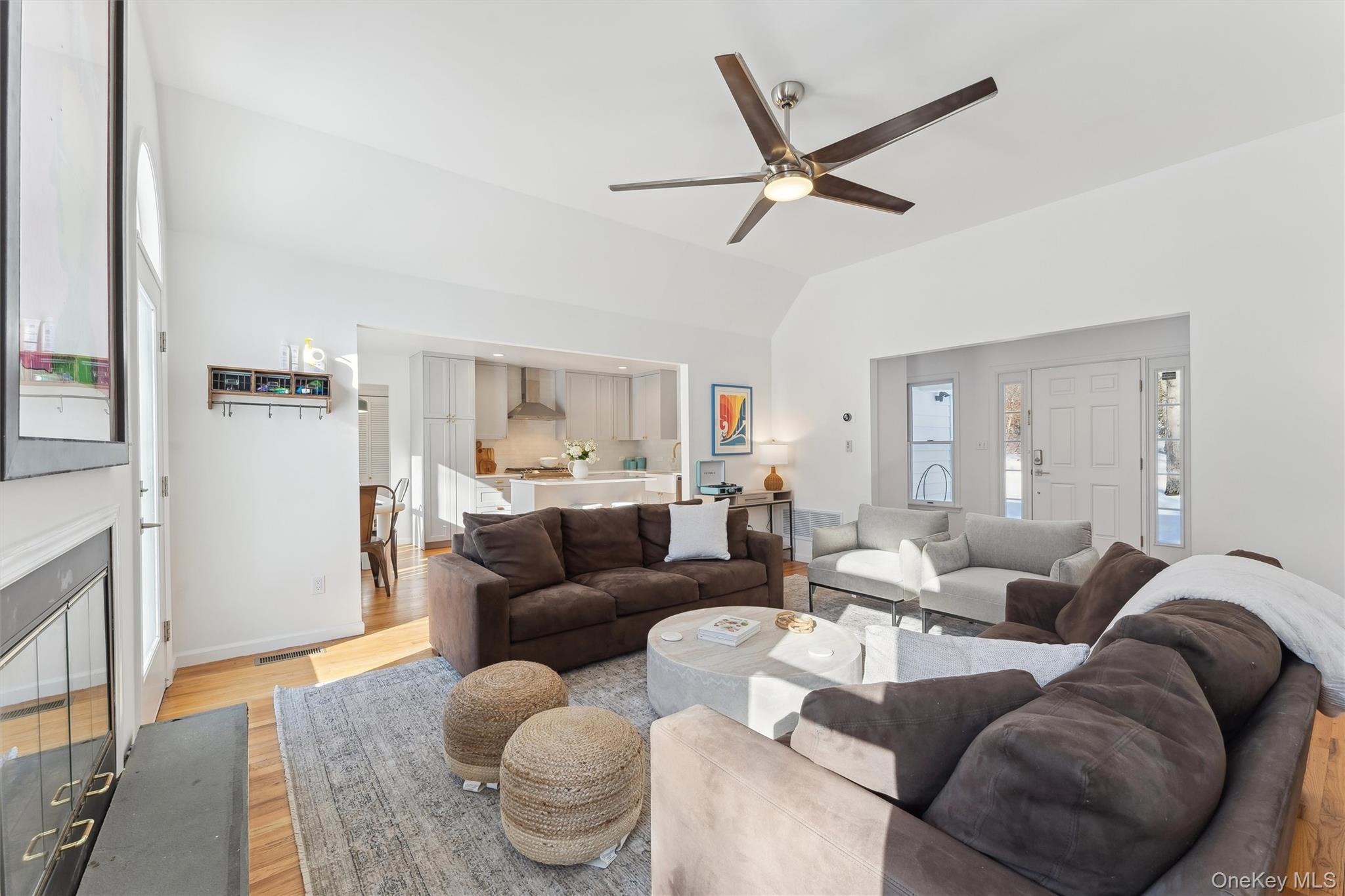 14 Hildreth Road, Hampton Bays, NY 11946