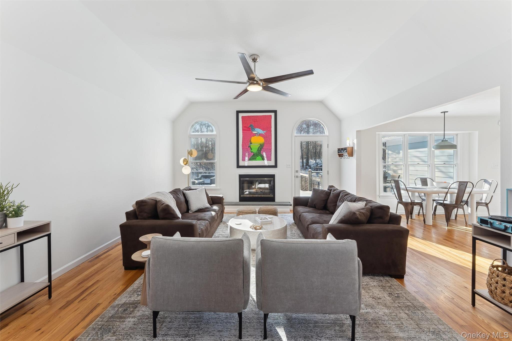 14 Hildreth Road, Hampton Bays, NY 11946