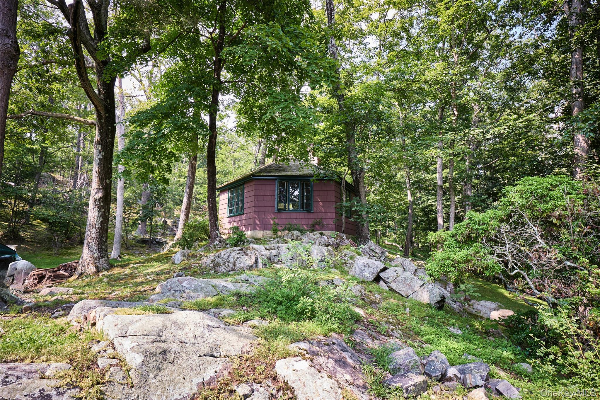 92 Mountain Farm Road, Tuxedo Park, NY 10987