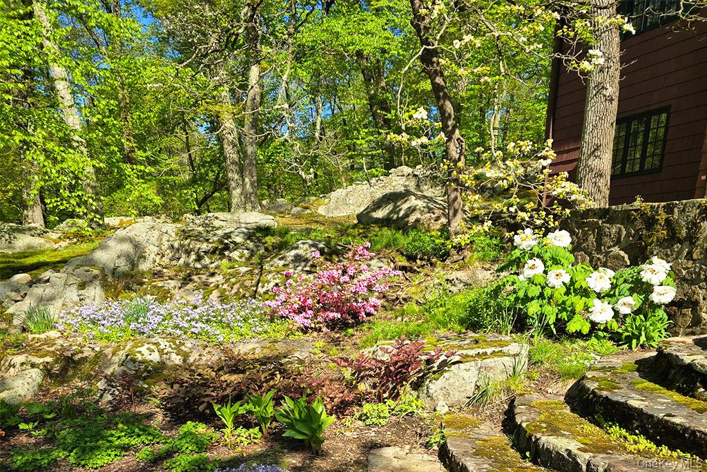 92 Mountain Farm Road, Tuxedo Park, NY 10987