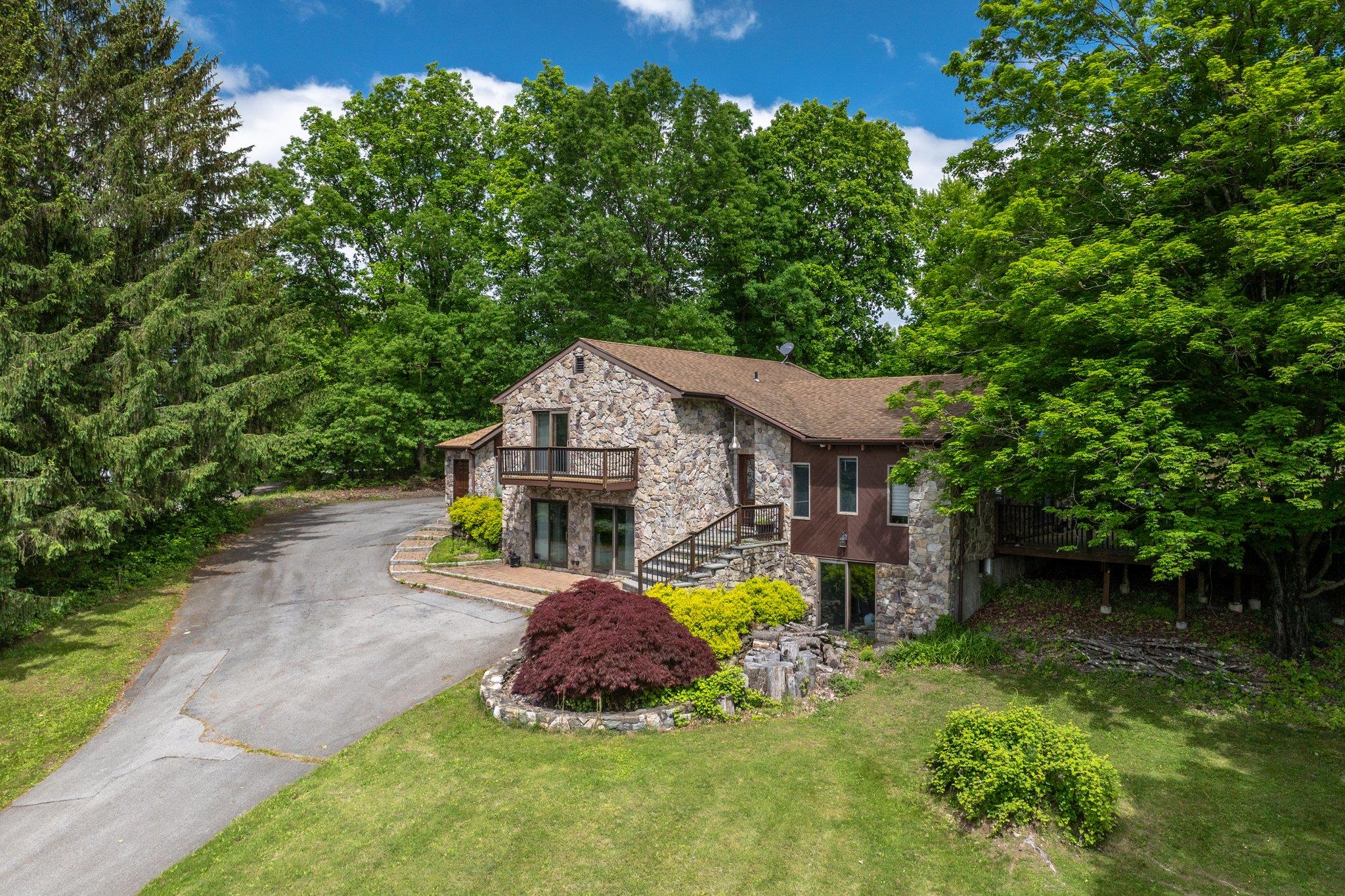 23 Fox Road, Florida, NY 10921