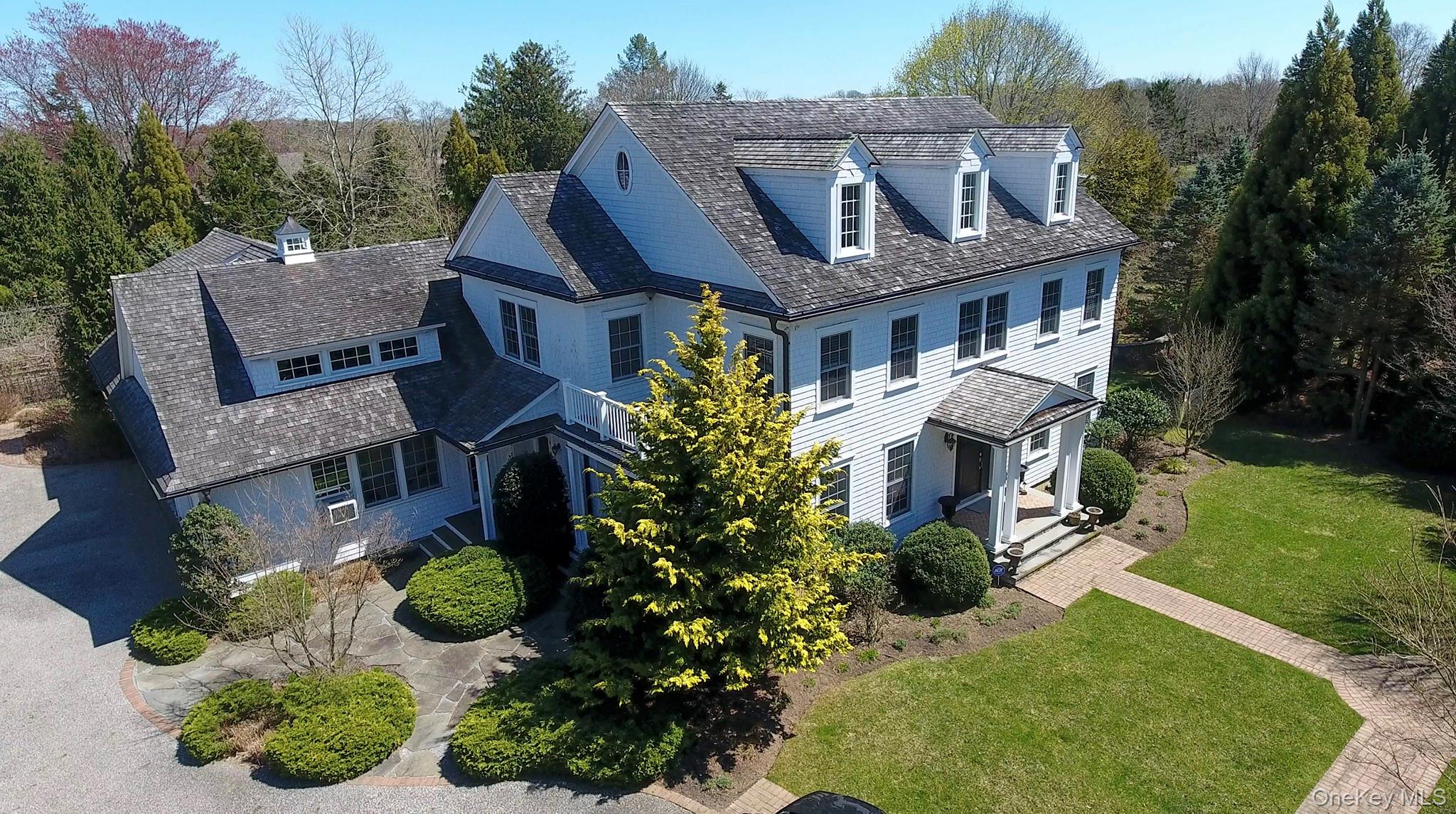 31 Paquatuck Avenue, East Moriches, NY 11940