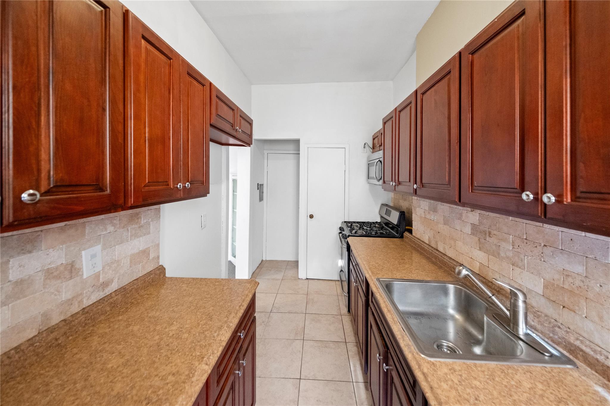 968 St. Johns, Brooklyn, NY 11213