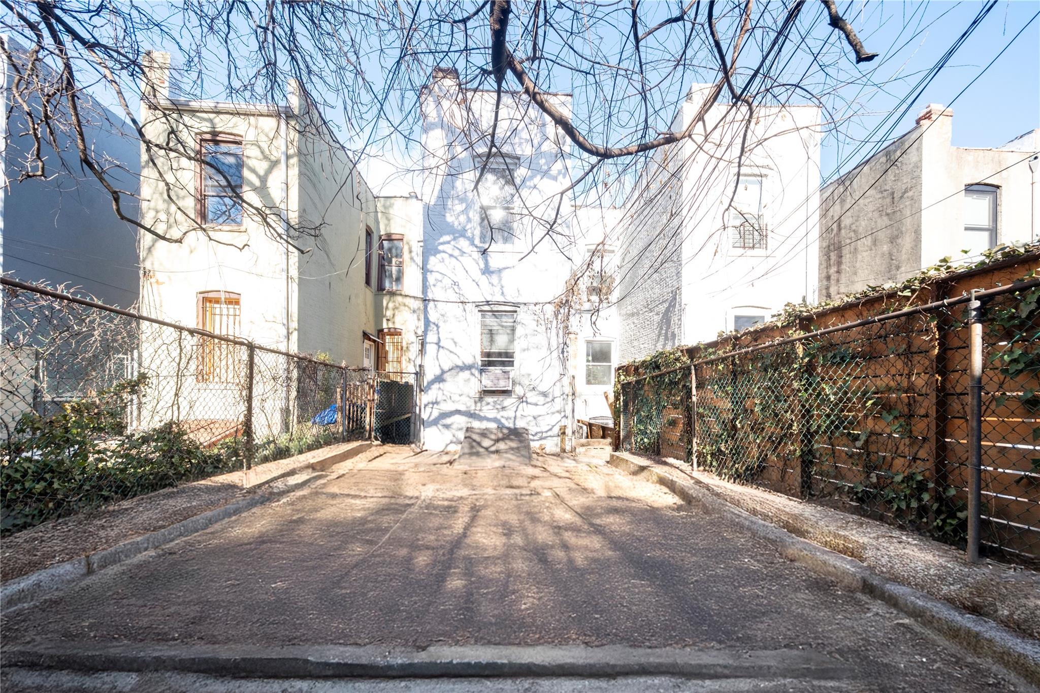 968 St. Johns, Brooklyn, NY 11213