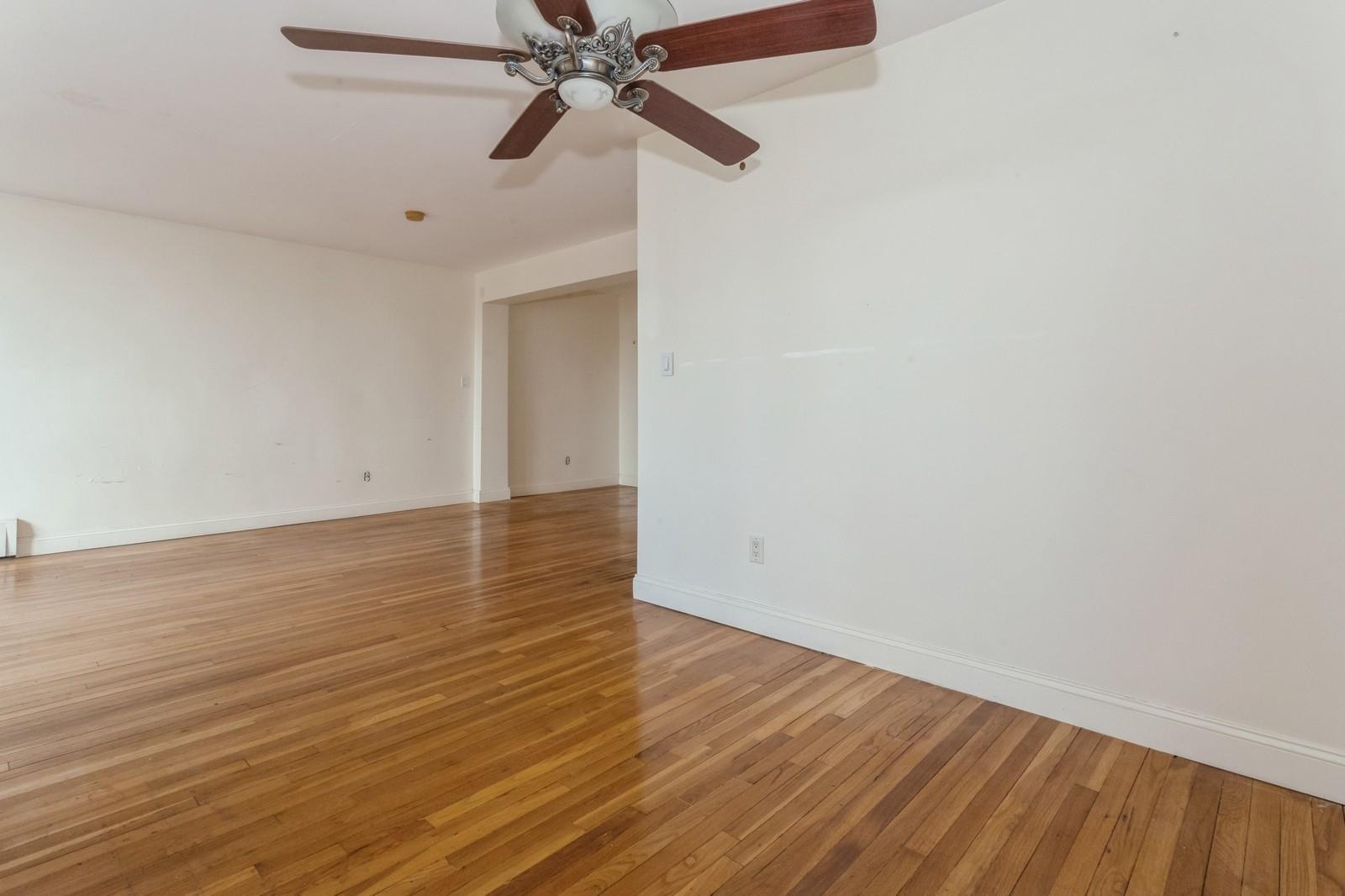 210 E Broadway # 6B, Long Beach, NY 11561