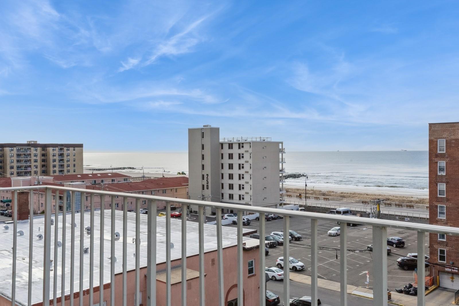 210 E Broadway # 6B, Long Beach, NY 11561