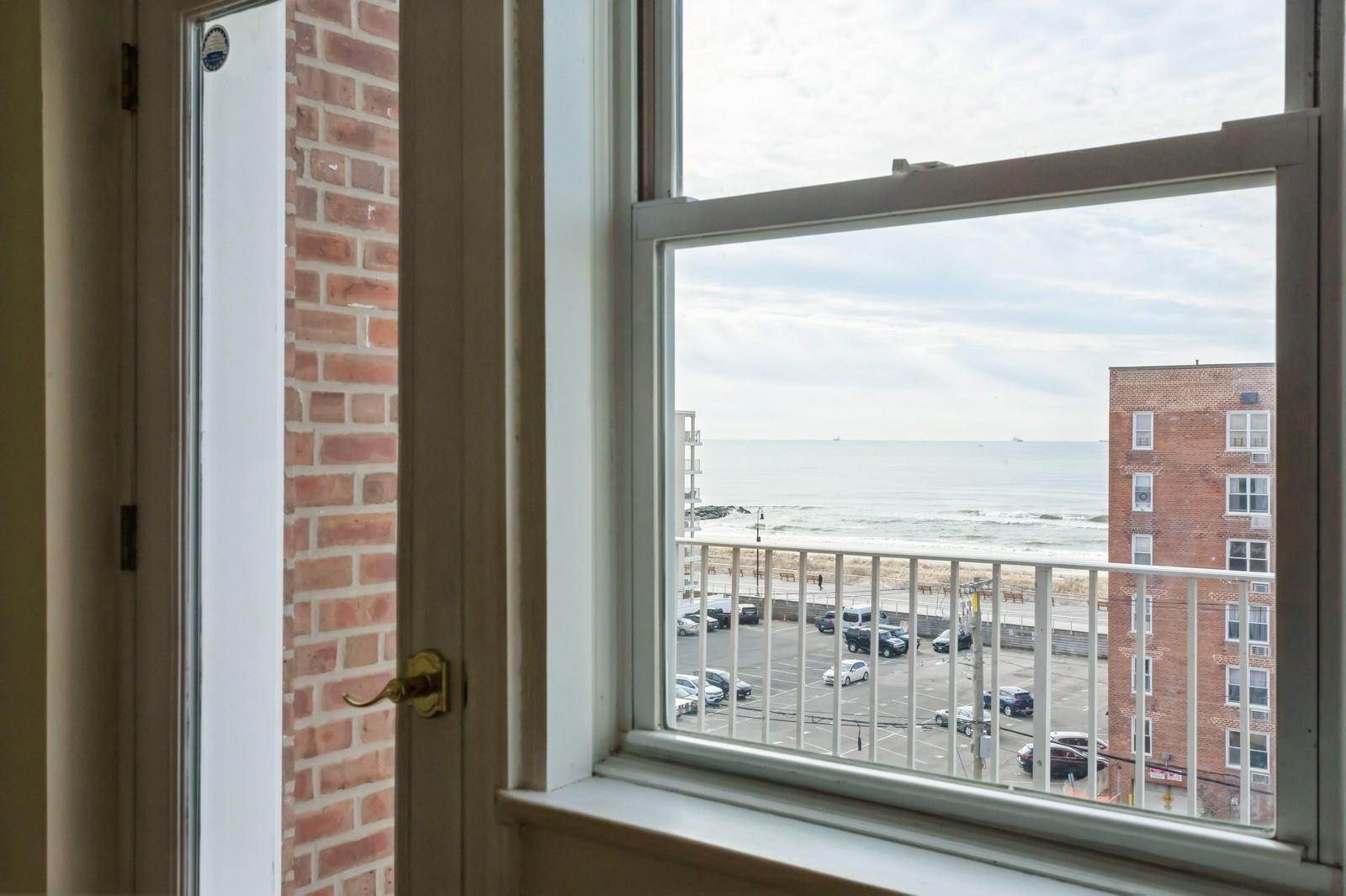 210 E Broadway # 6B, Long Beach, NY 11561