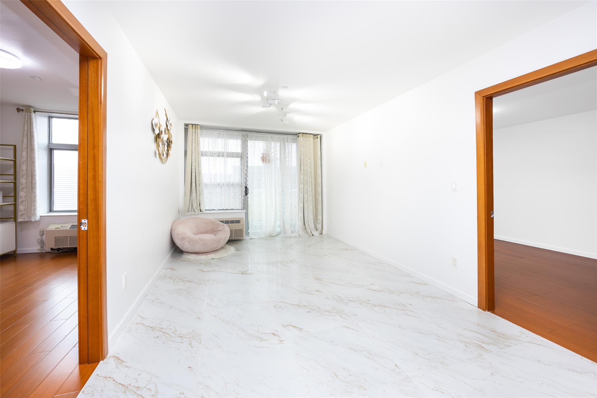 144-69 Barclay Avenue # 6C, Flushing, NY 11355