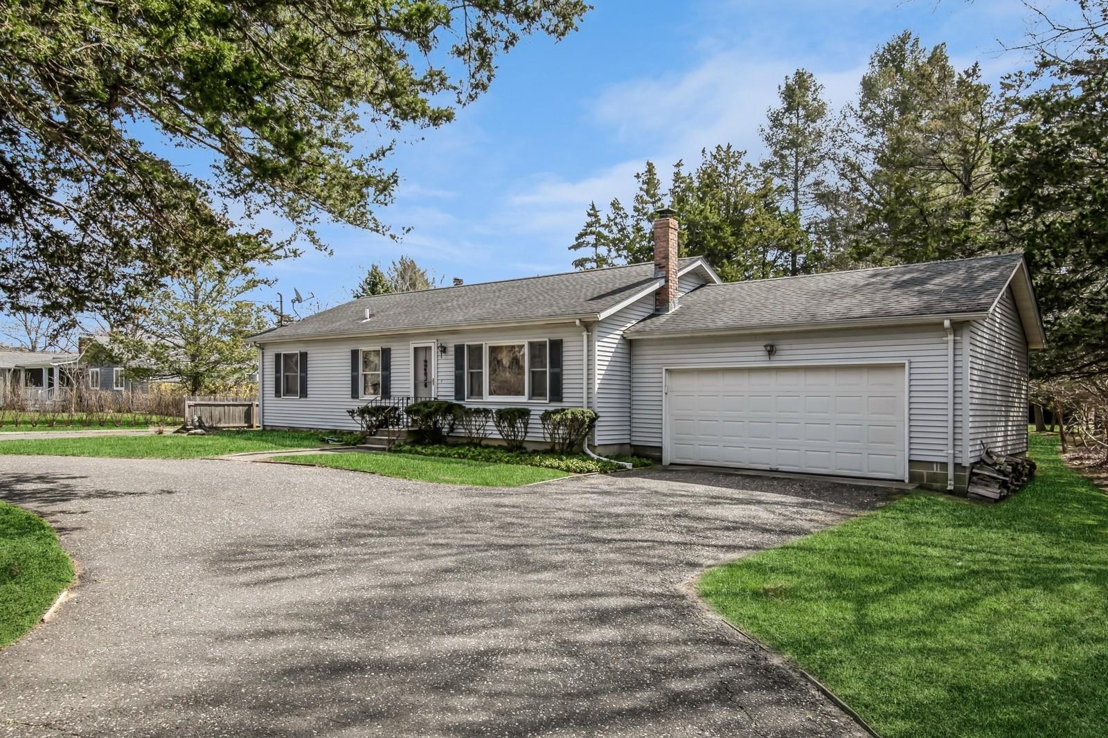 6980 N Bayview Road, Southold, NY 11971