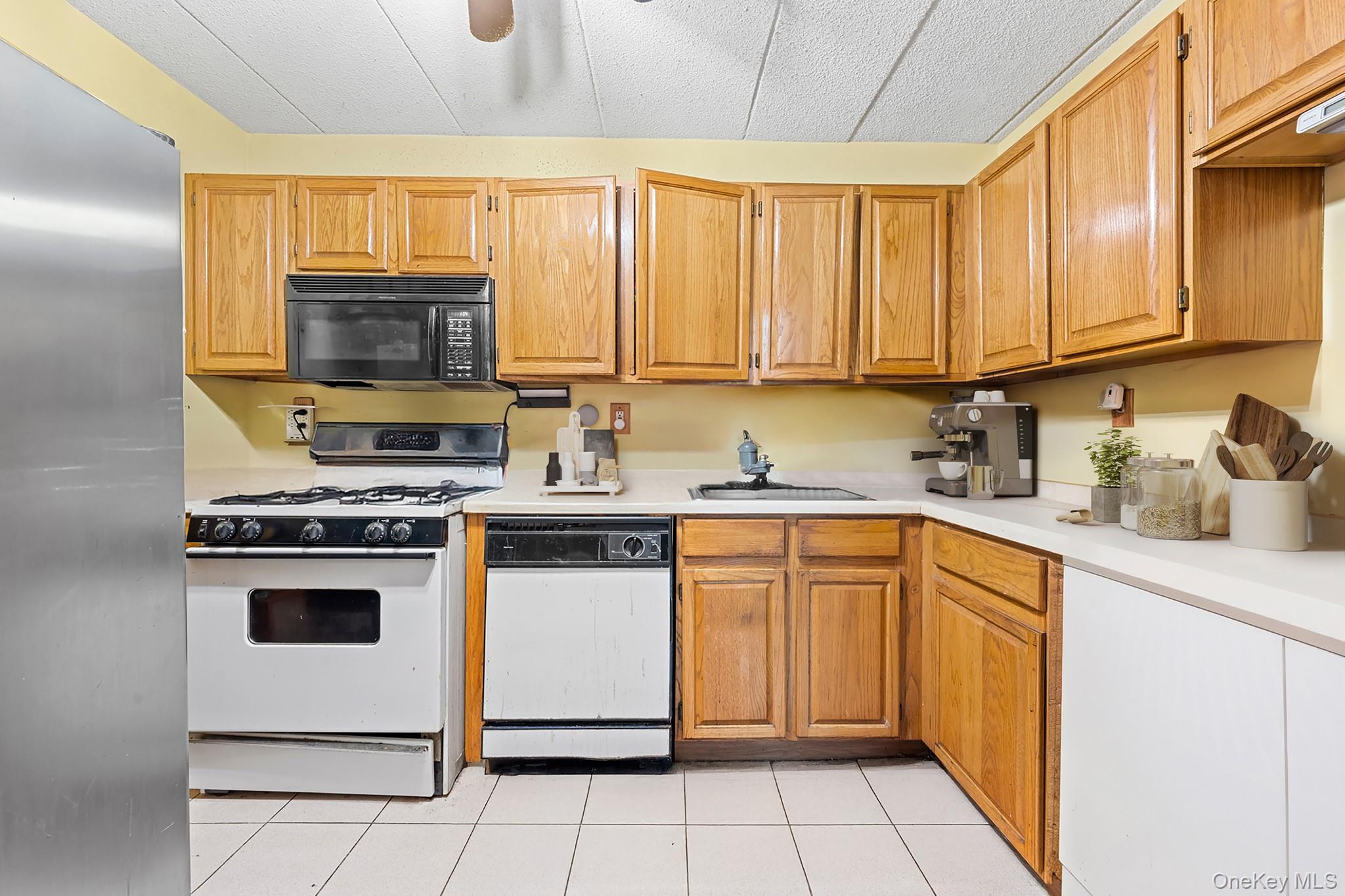 300D W 137 Street # D, New York (Manhattan), NY 10030