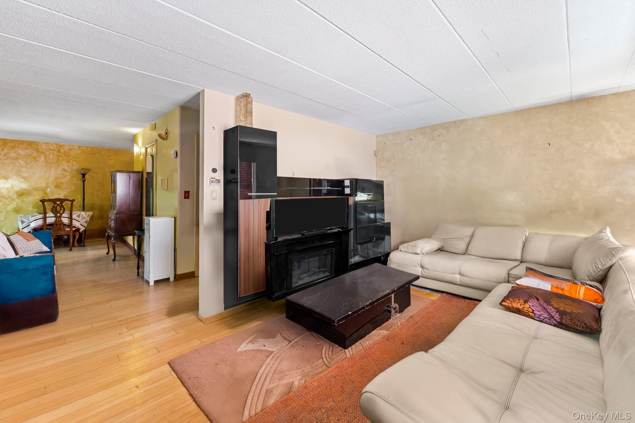 300D W 137 Street # D, New York (Manhattan), NY 10030