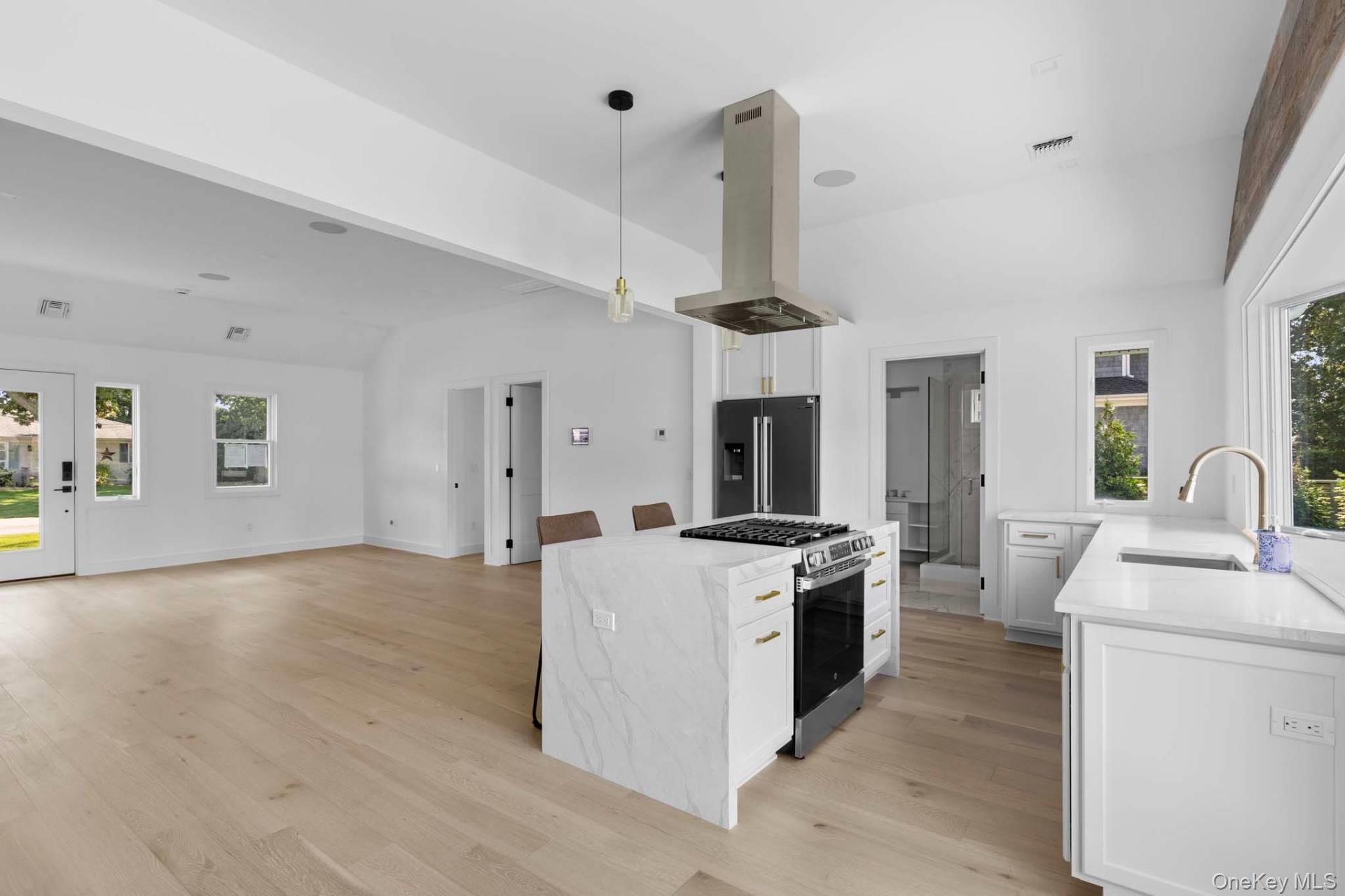 4 Bonita Road, East Quogue, NY 11942